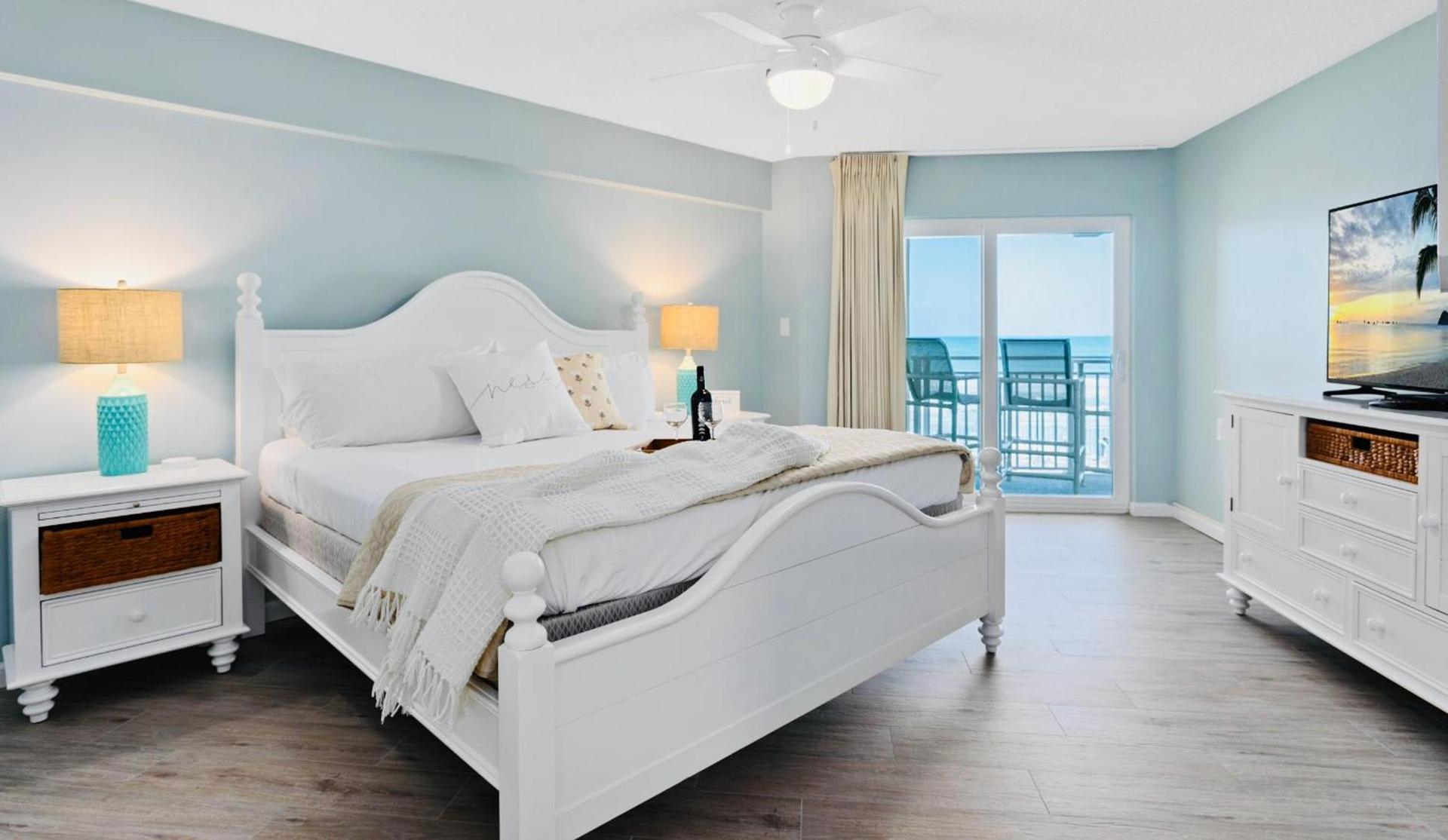 Paradise Beach Club - Oceanfront and Penthouse photo 20