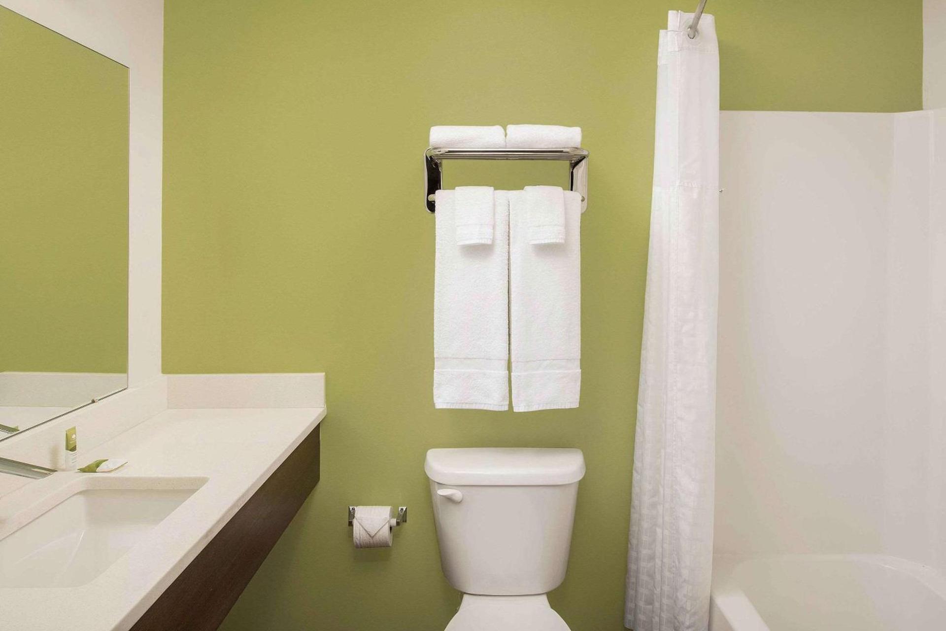 WoodSpring Suites South Plainfield photo 13