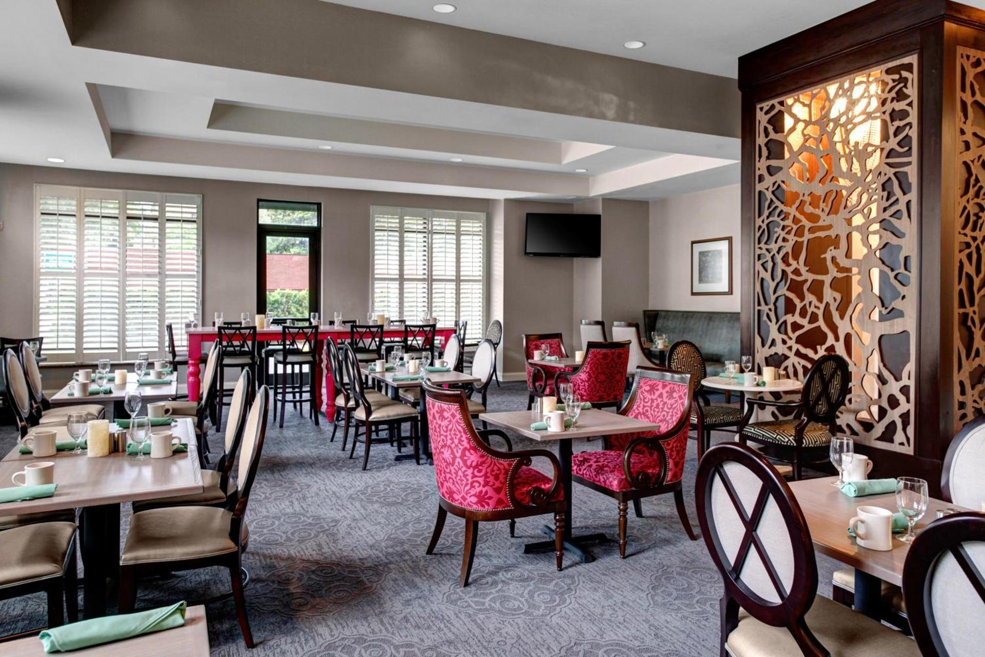 Holiday Inn Savannah Historic District by IHG photo 14