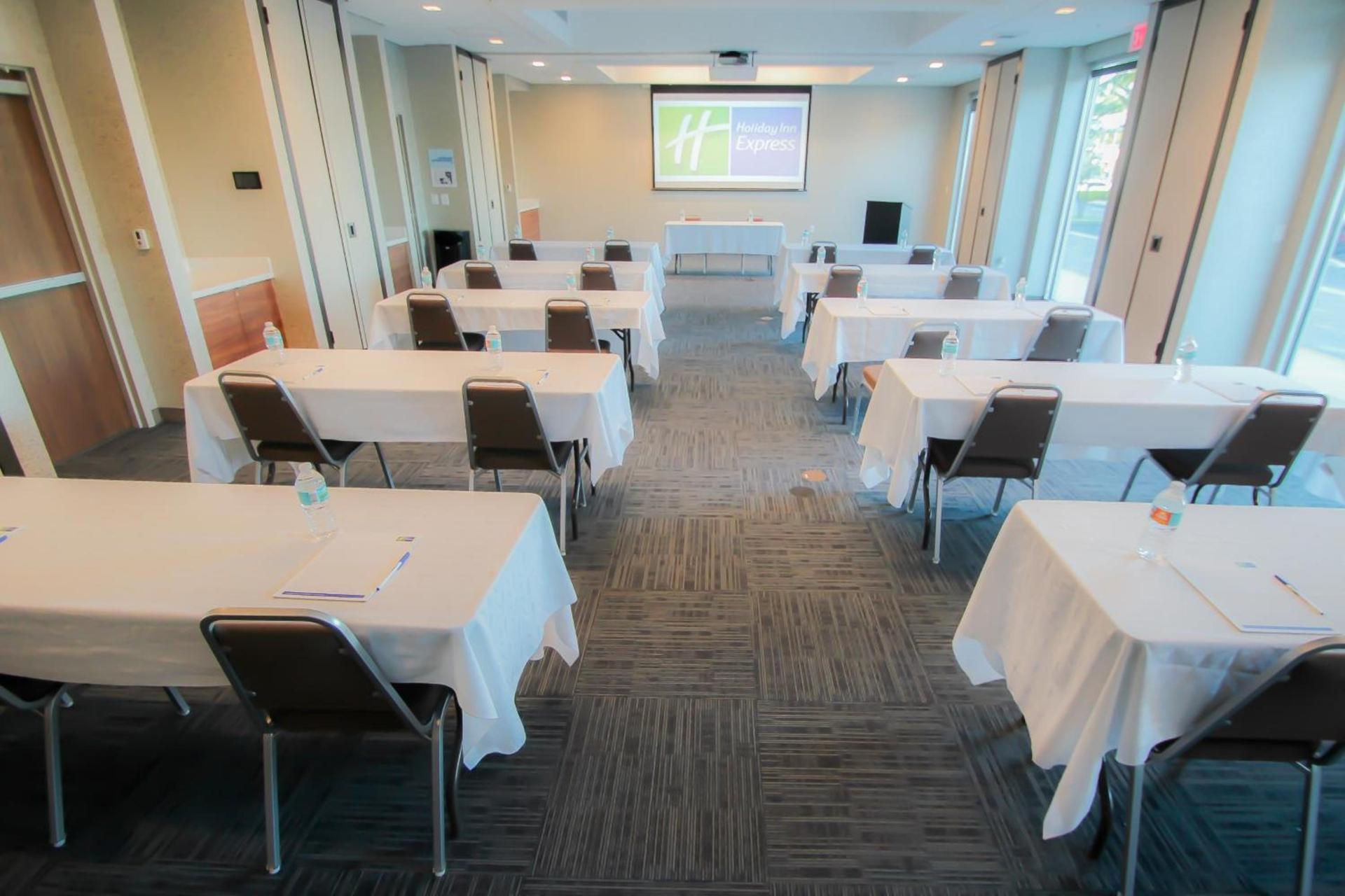 Holiday Inn Express & Suites Miami Airport East by IHG photo 36