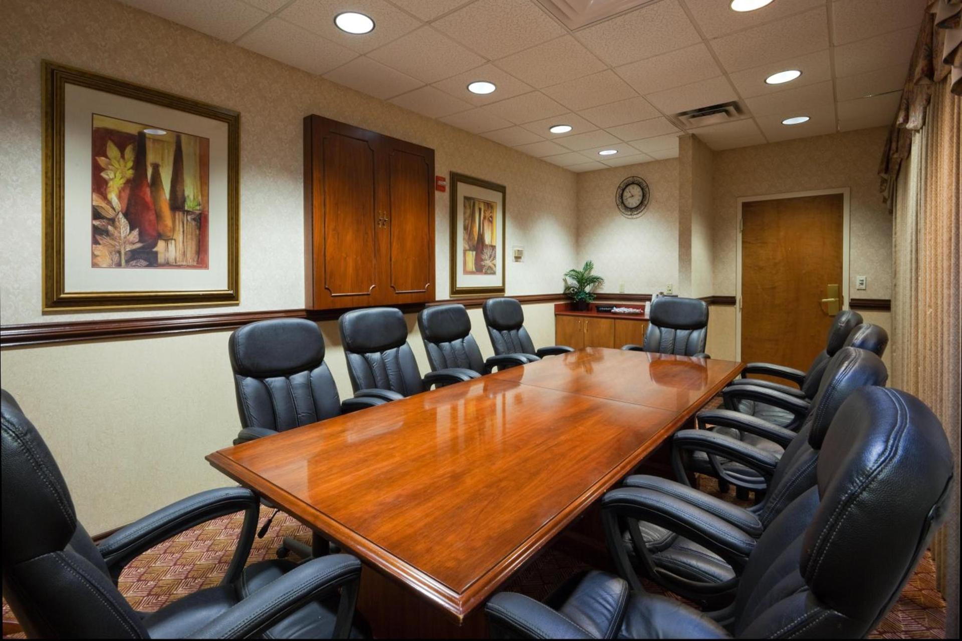 Holiday Inn Express & Suites Austin North Central by IHG photo 17