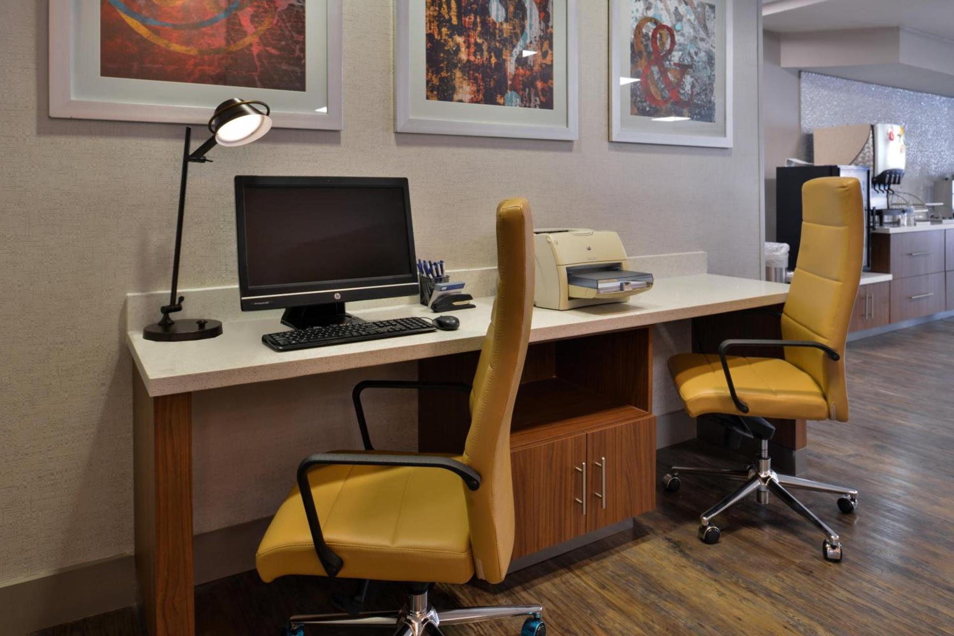 Holiday Inn Express & Suites Austin North Central by IHG photo 21