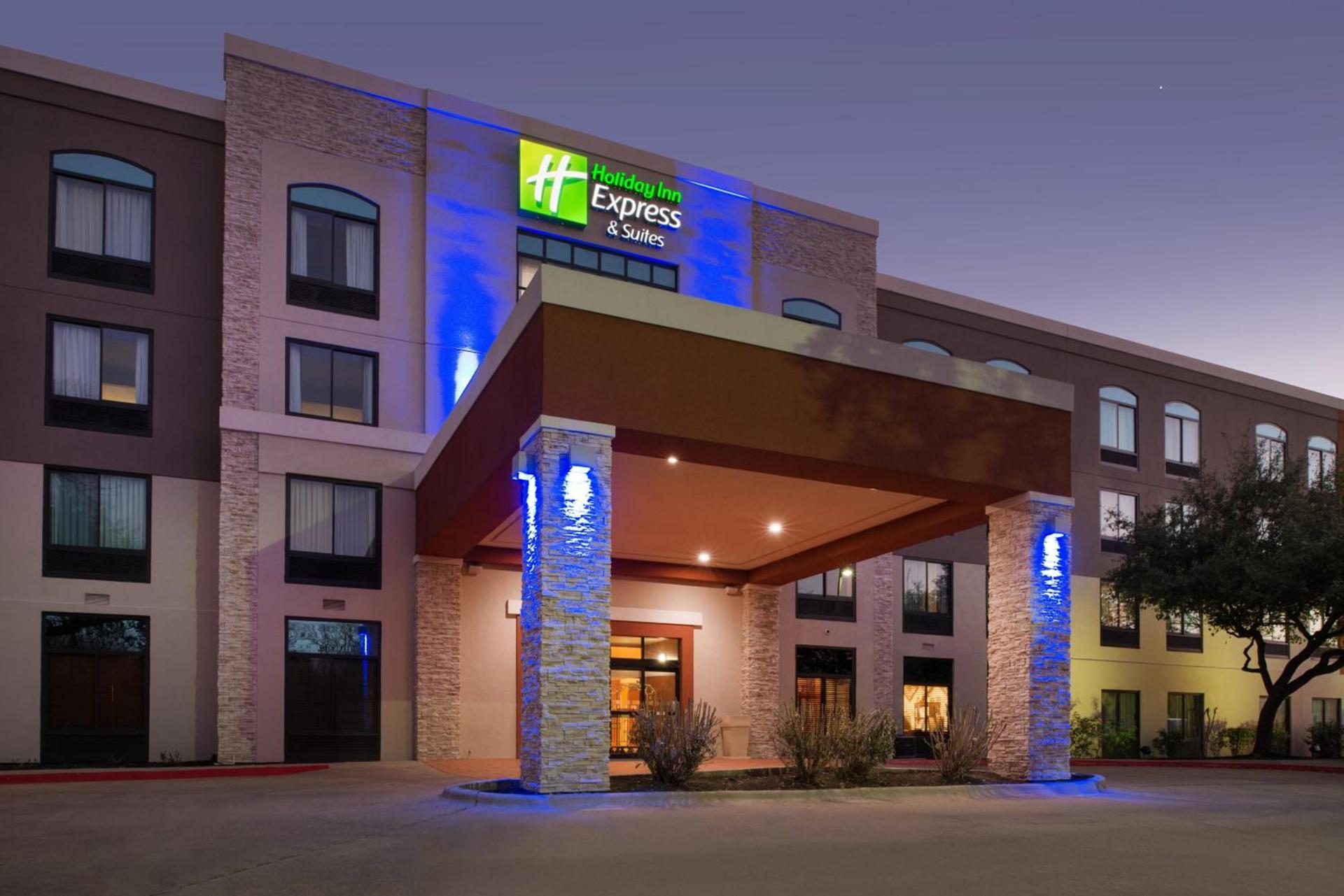 Holiday Inn Express & Suites Austin North Central by IHG photo 26