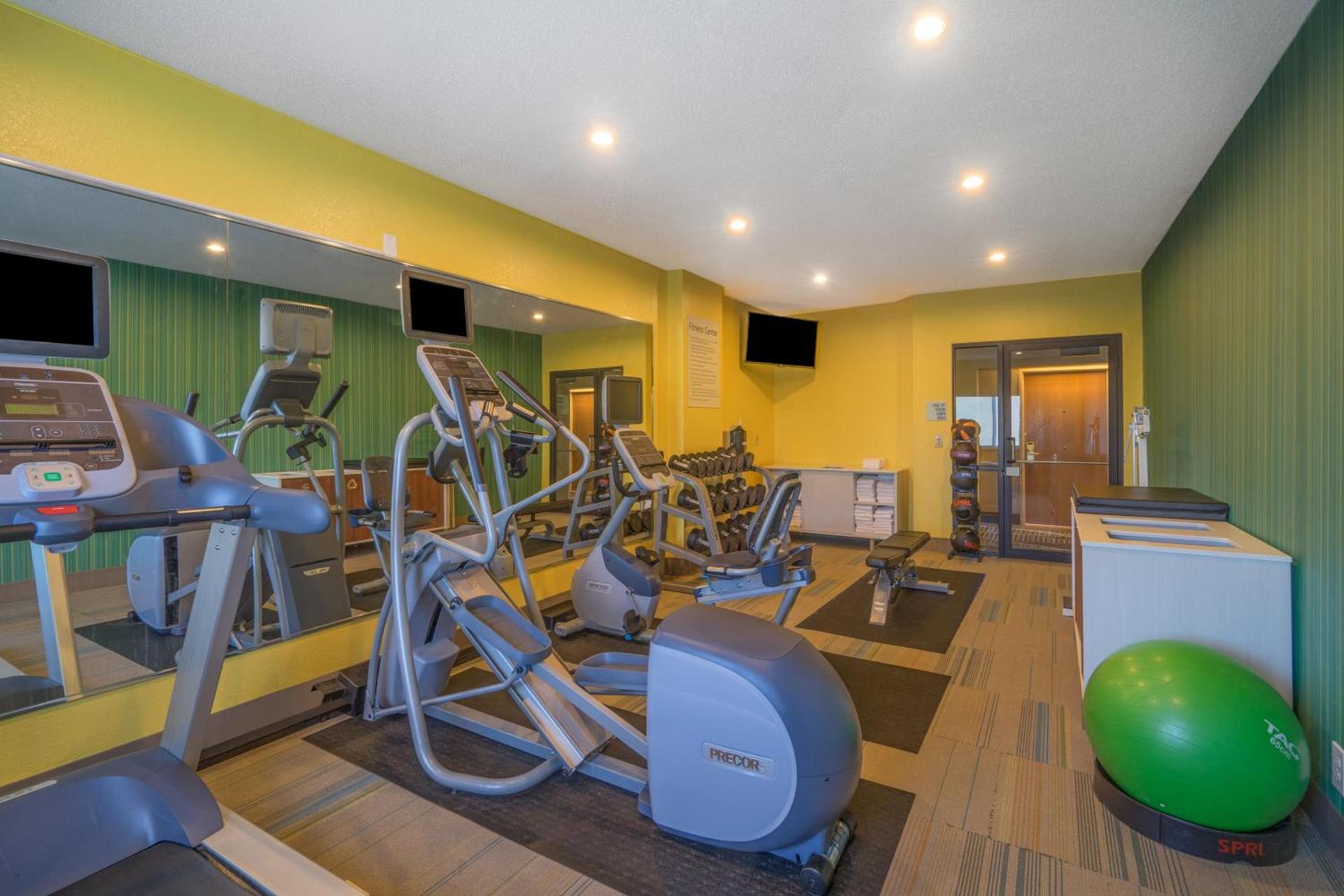 Holiday Inn Express Hotel Howe / Sturgis by IHG photo 14