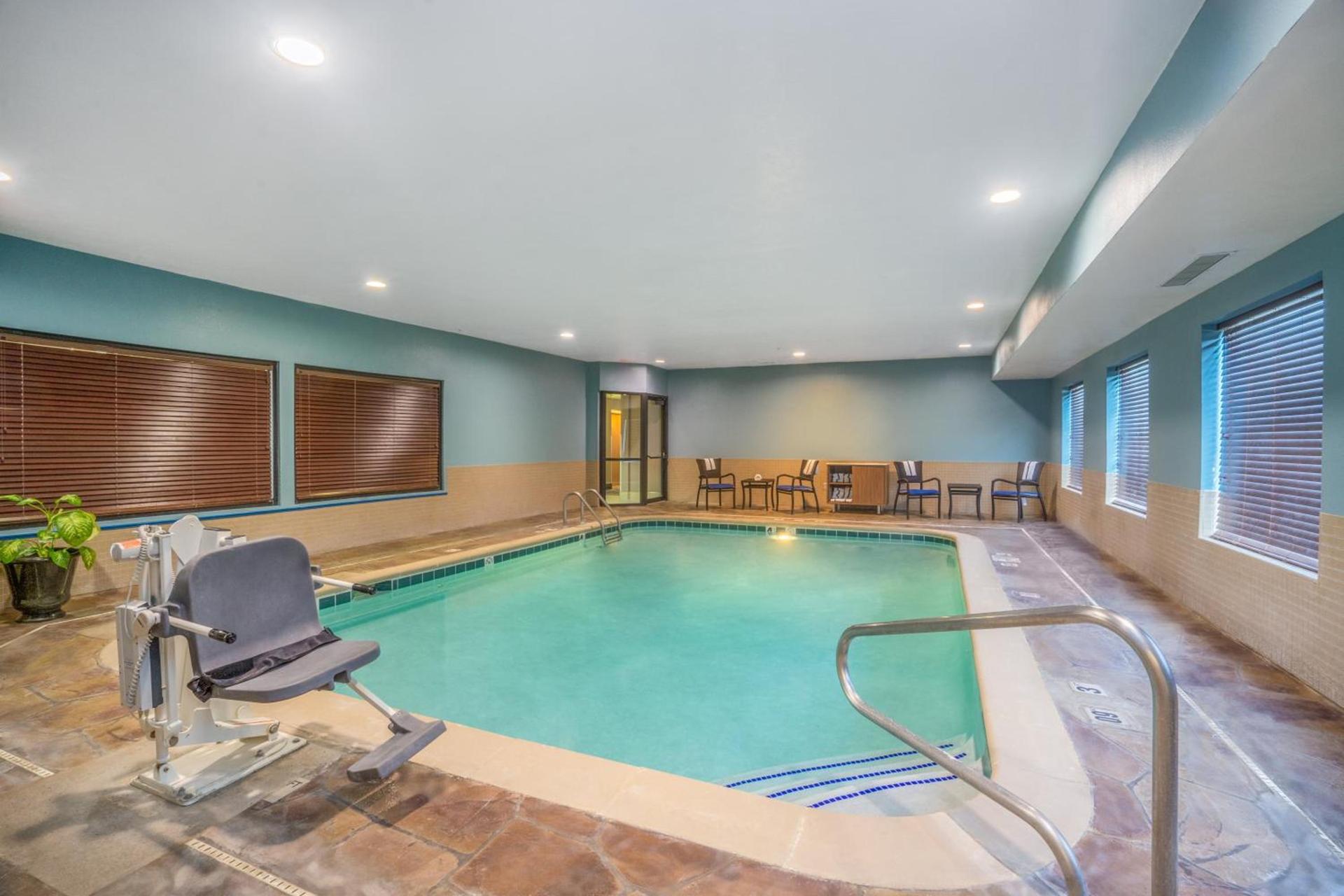 Holiday Inn Express Hotel Howe / Sturgis by IHG photo 15