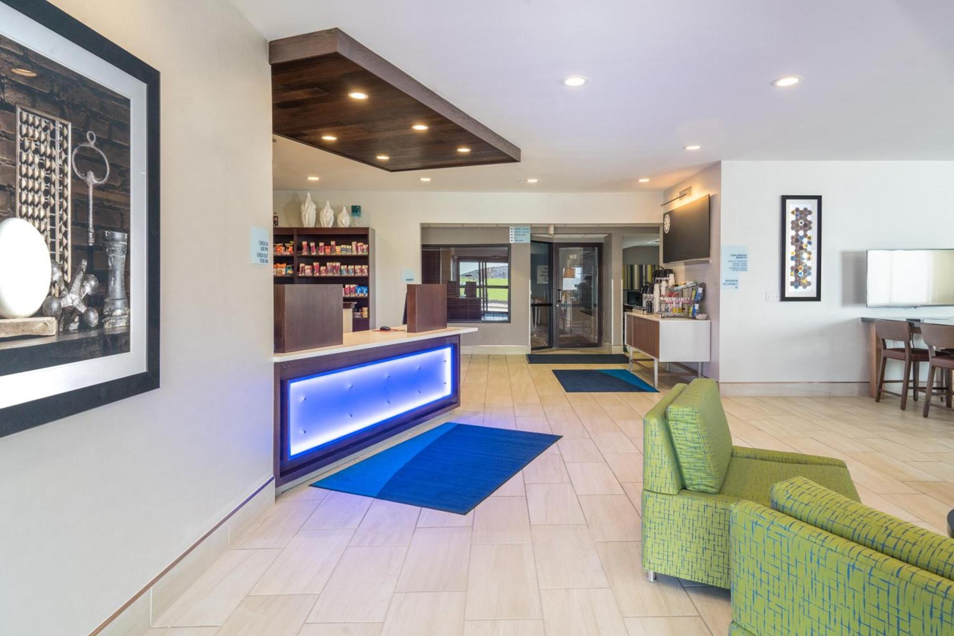 Holiday Inn Express Hotel Howe / Sturgis by IHG photo 9
