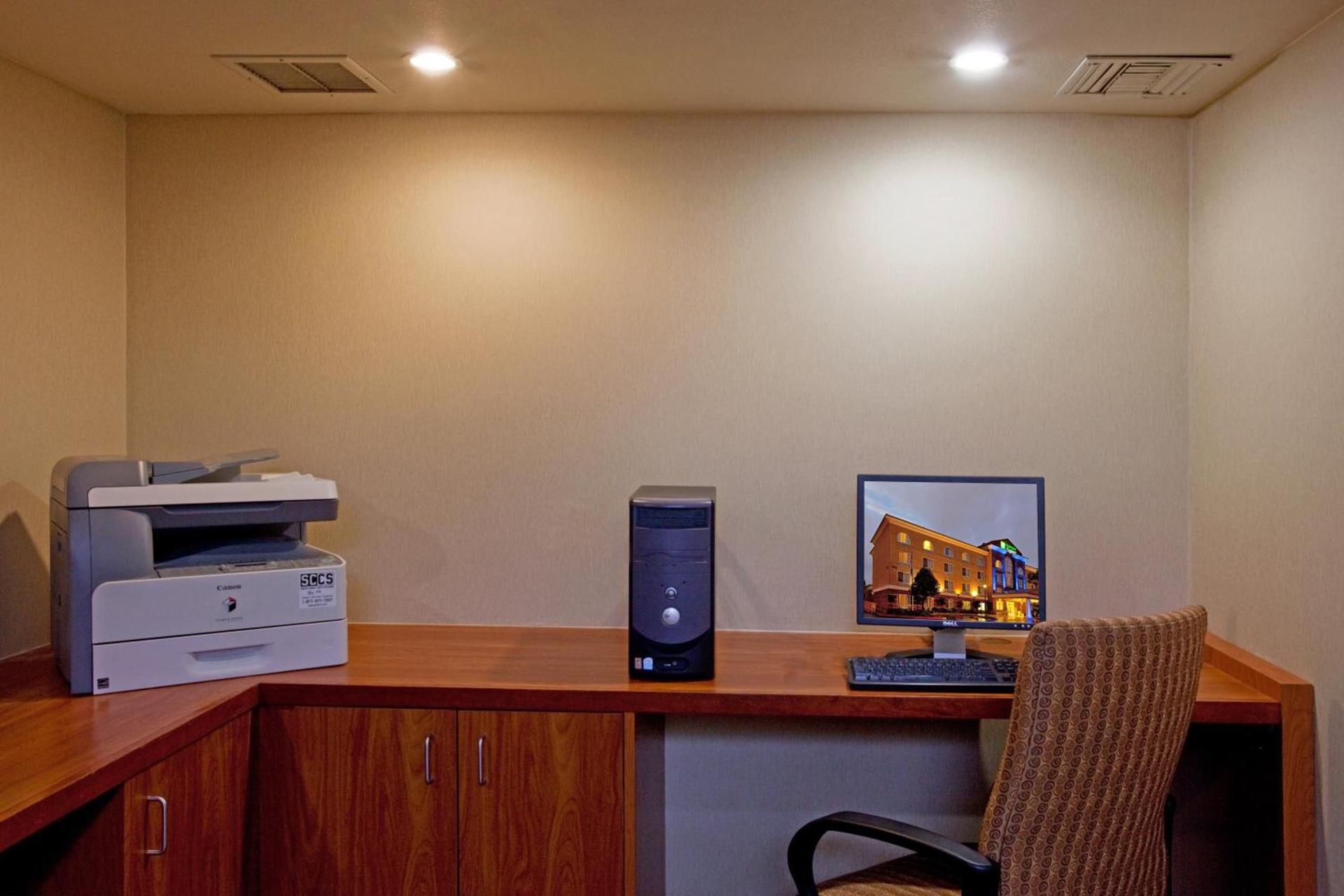 Holiday Inn Express San Diego - Sorrento Valley by IHG photo 2