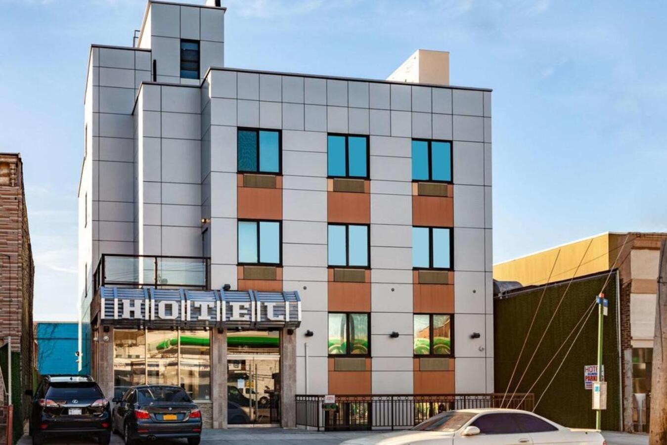 Umbrella Hotel Brooklyn - Newly Renovated photo 1