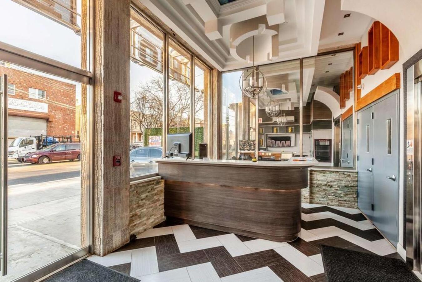 Umbrella Hotel Brooklyn - Newly Renovated photo 3