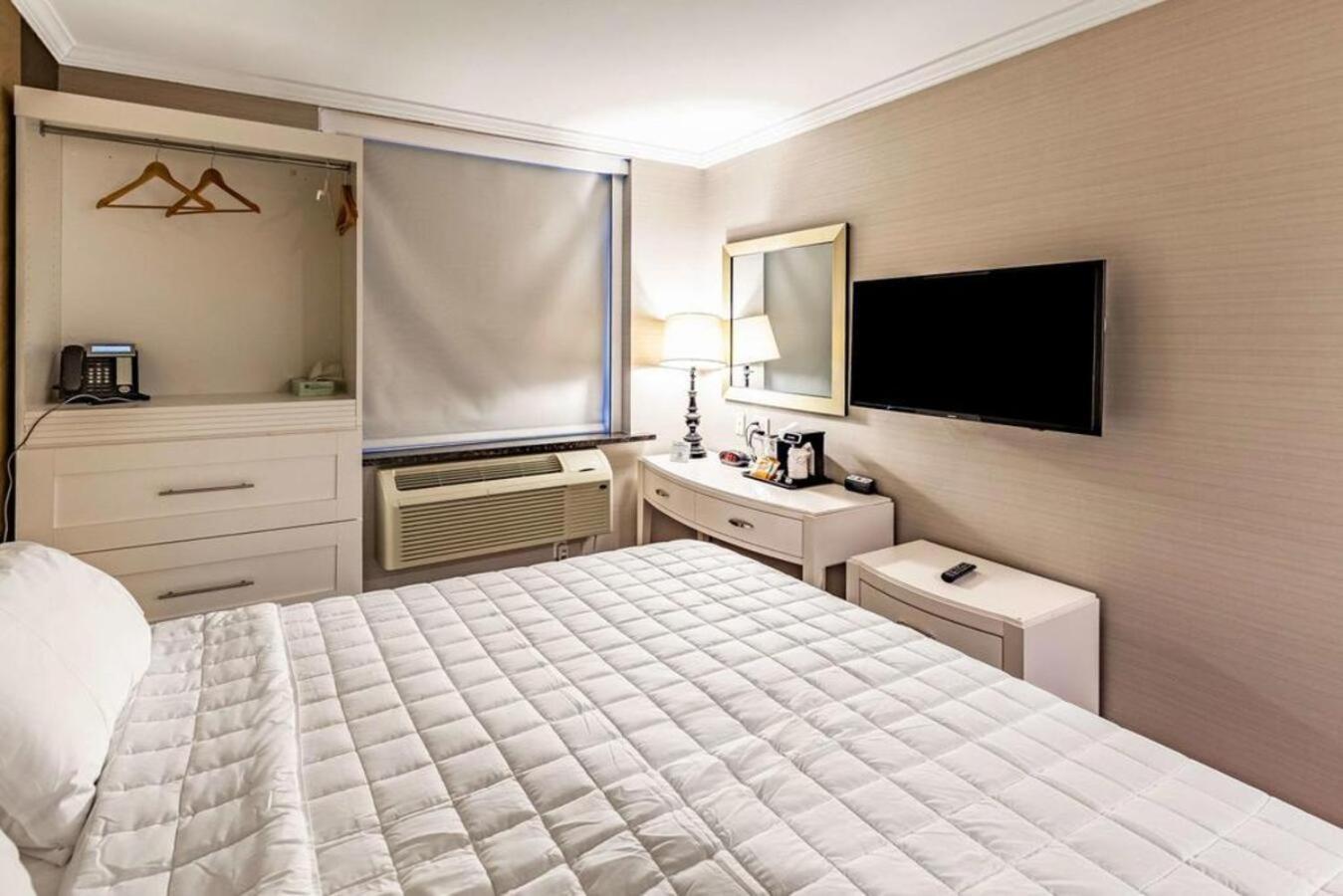 Umbrella Hotel Brooklyn - Newly Renovated photo 7