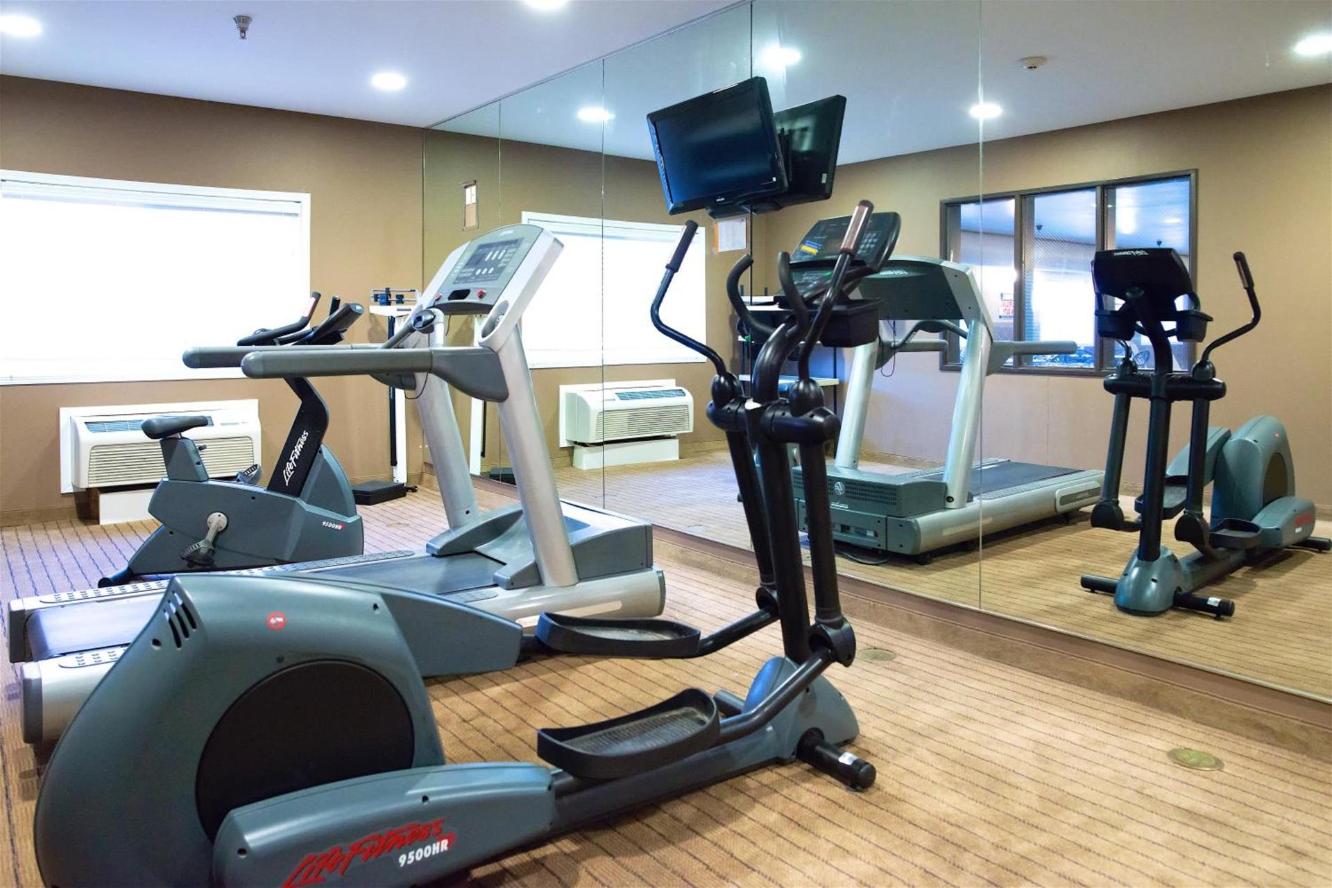 Holiday Inn Express Devils Lake by IHG photo 4