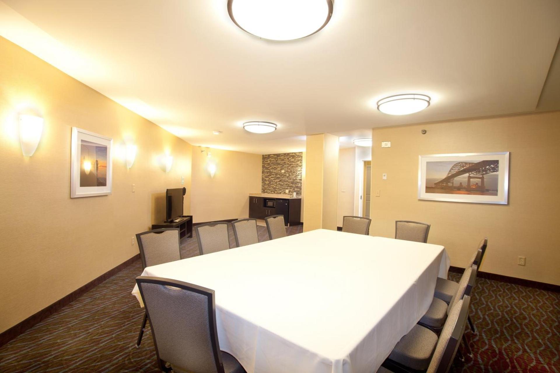 Holiday Inn & Suites Duluth-Downtown by IHG photo 48