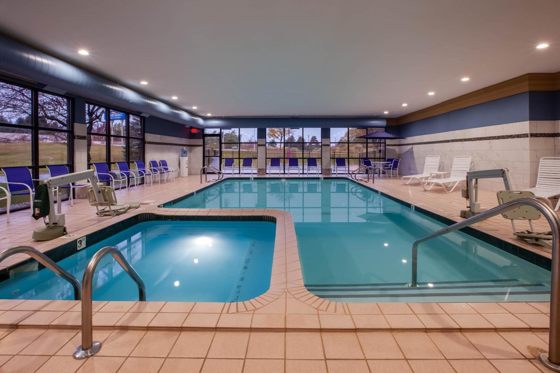 Baymont by Wyndham Traverse City photo 11