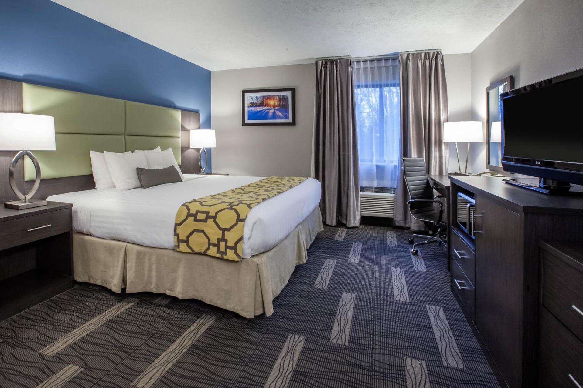 Baymont by Wyndham Traverse City photo 13