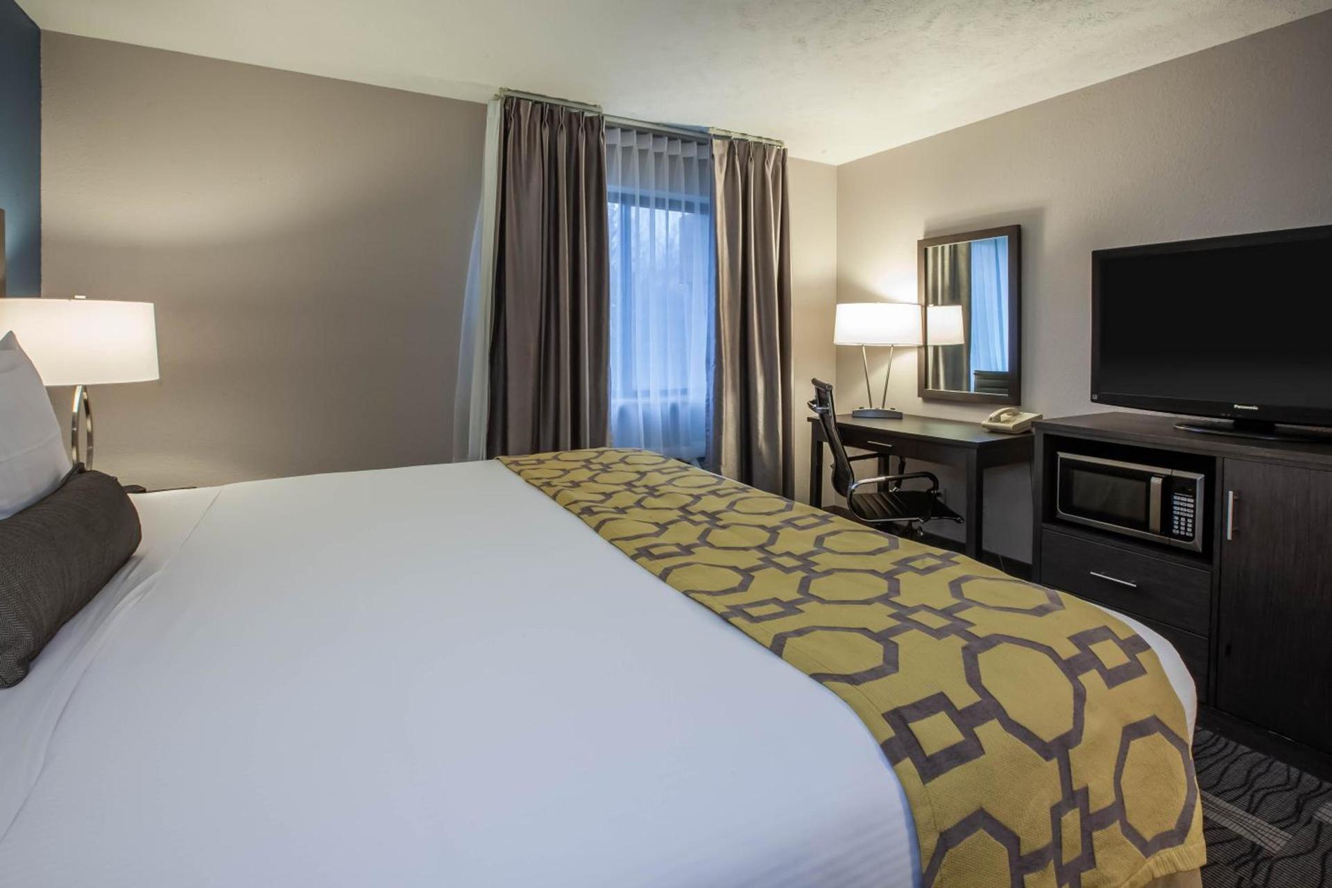 Baymont by Wyndham Traverse City photo 16