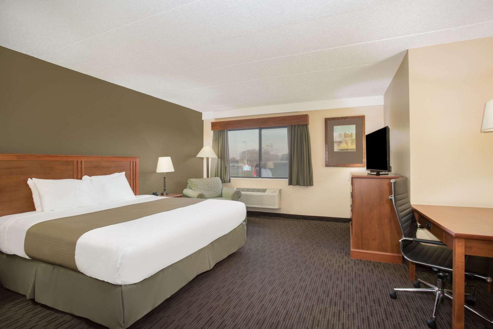 AmericInn by Wyndham Sioux City photo 48