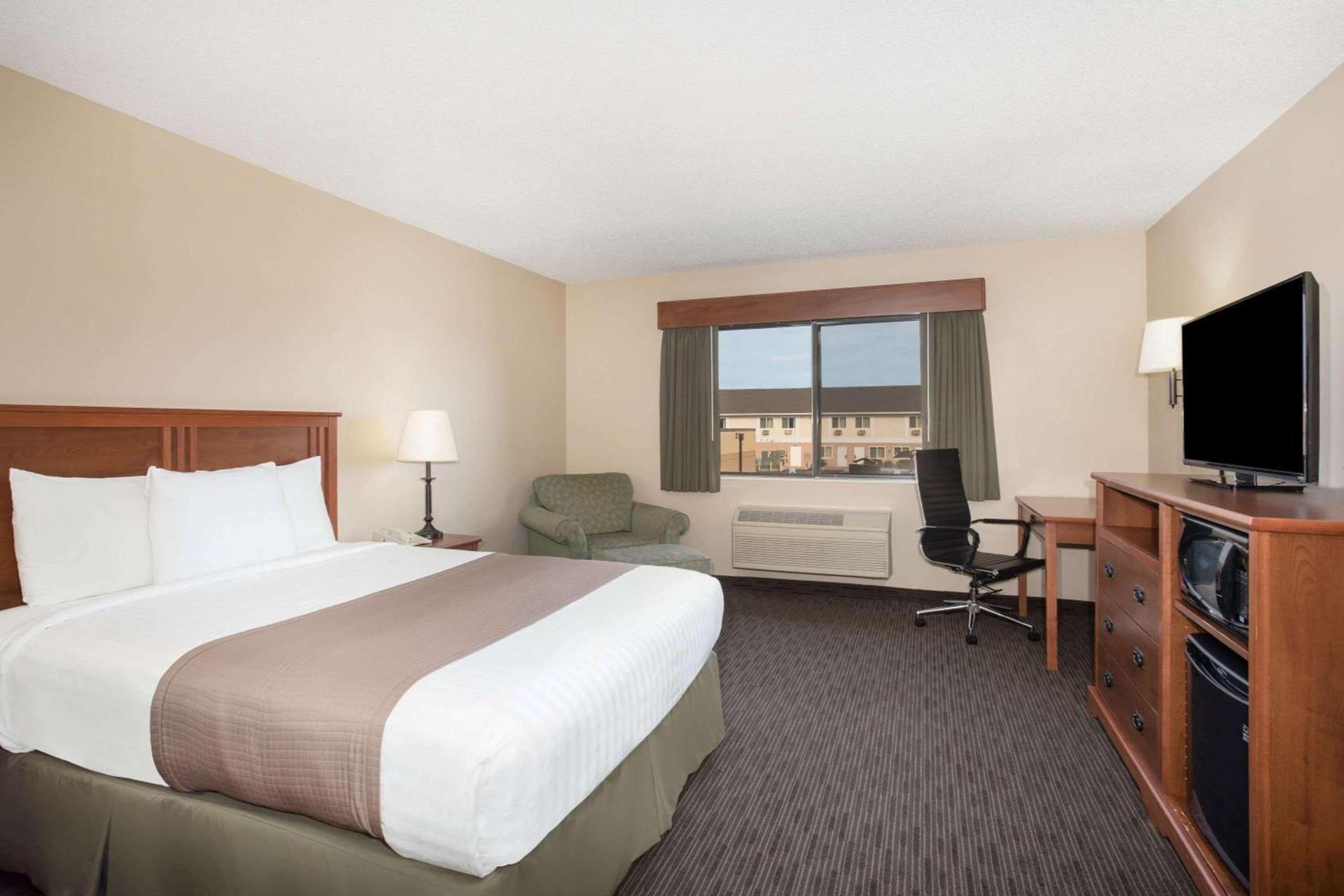 AmericInn by Wyndham Sioux City photo 43