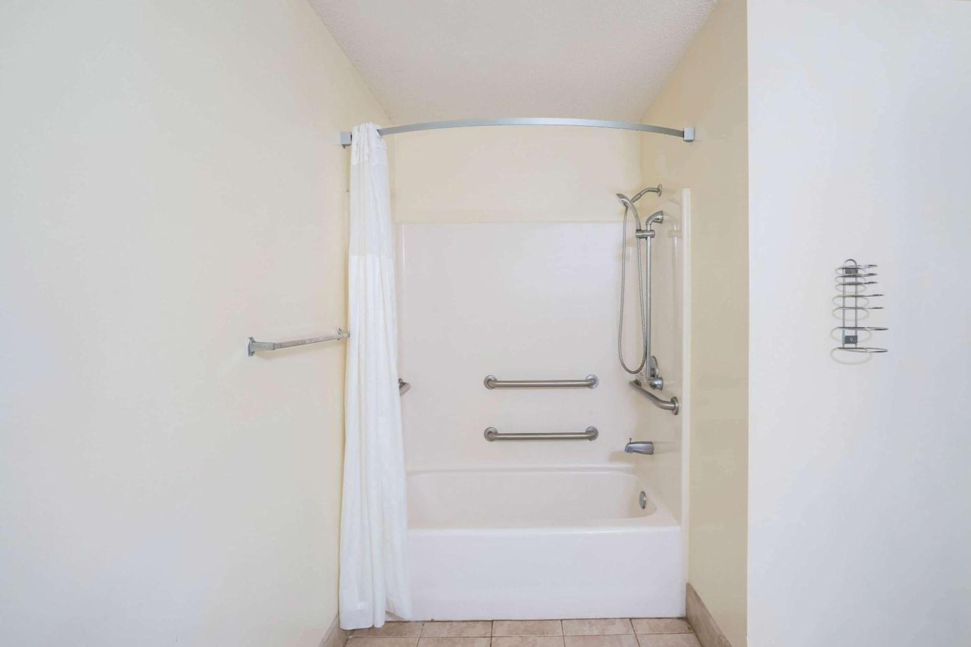 Travelodge by Wyndham Santee photo 3