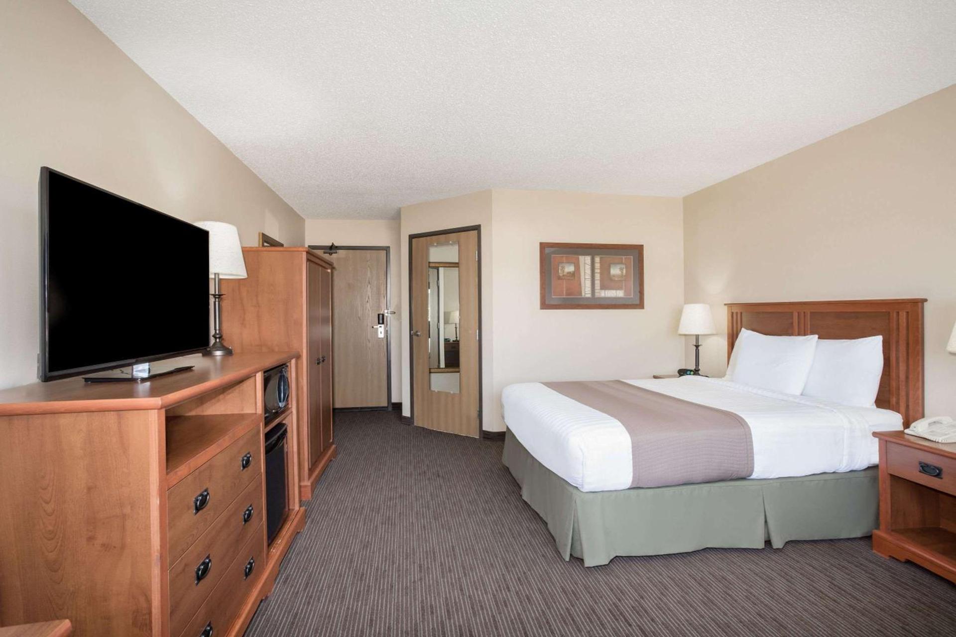 AmericInn by Wyndham Sioux City photo 41
