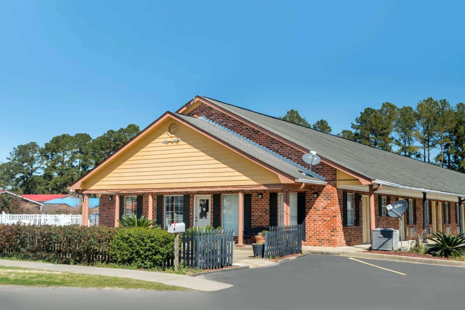 Travelodge by Wyndham Santee photo 2