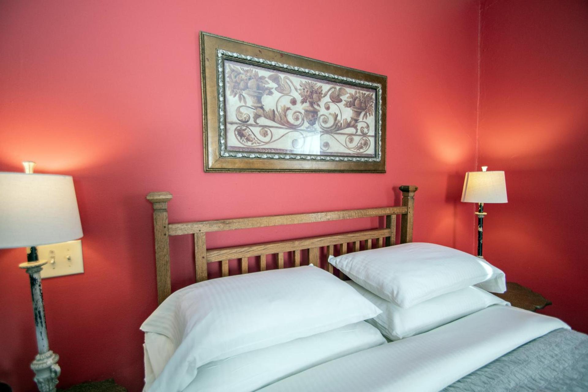 Looking Glass Inn photo 29