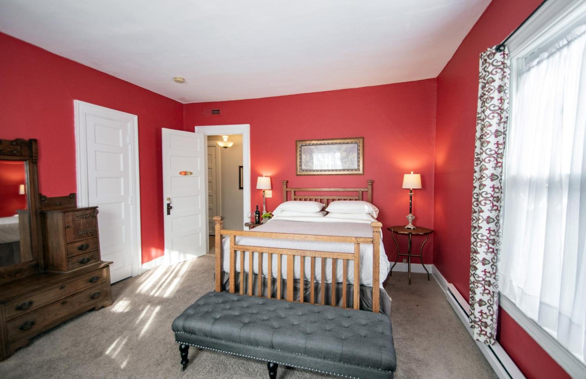 Looking Glass Inn photo 31