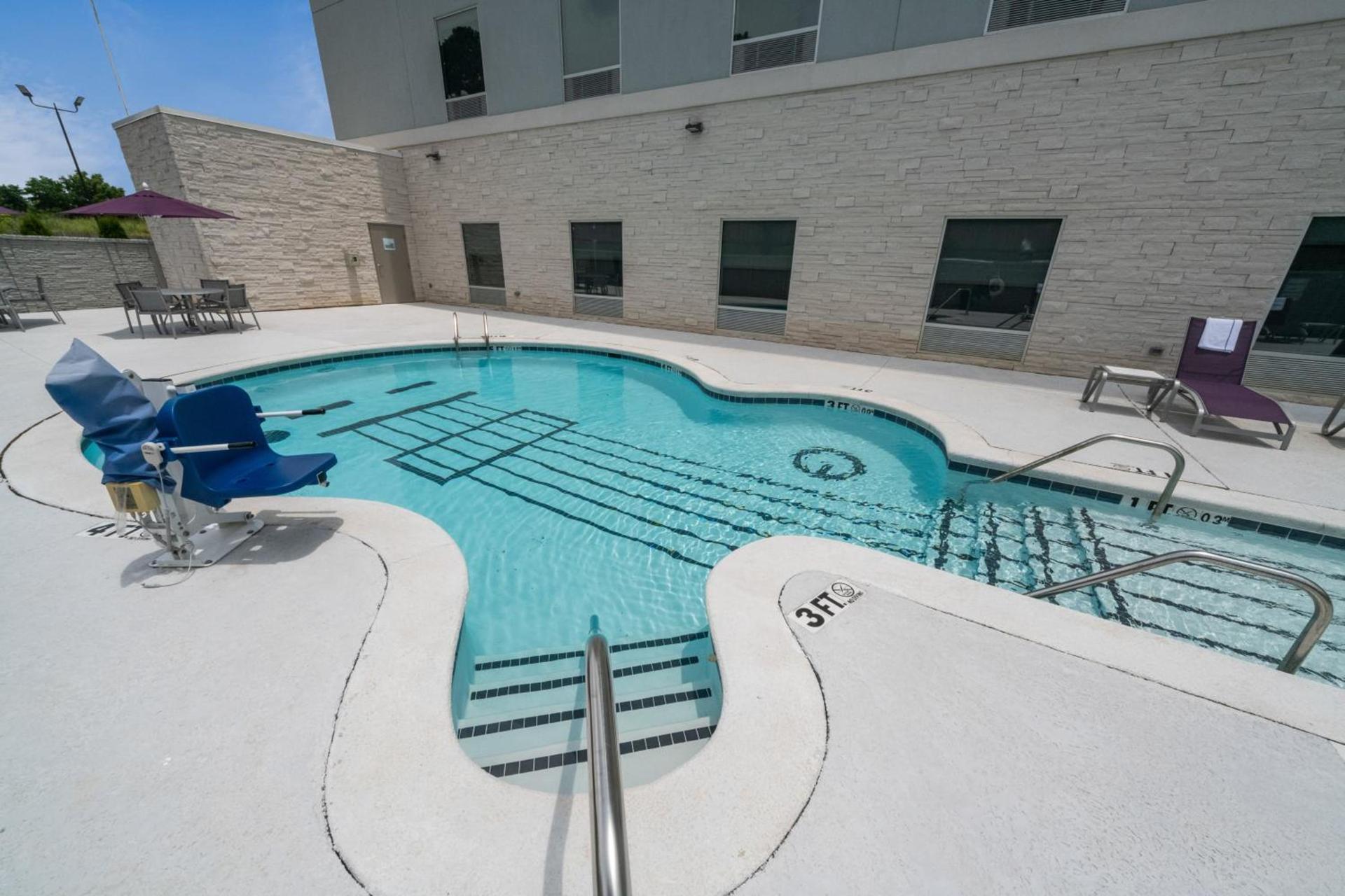 Holiday Inn Express & Suites Memphis Arpt Elvis Presley Blv by IHG photo 15
