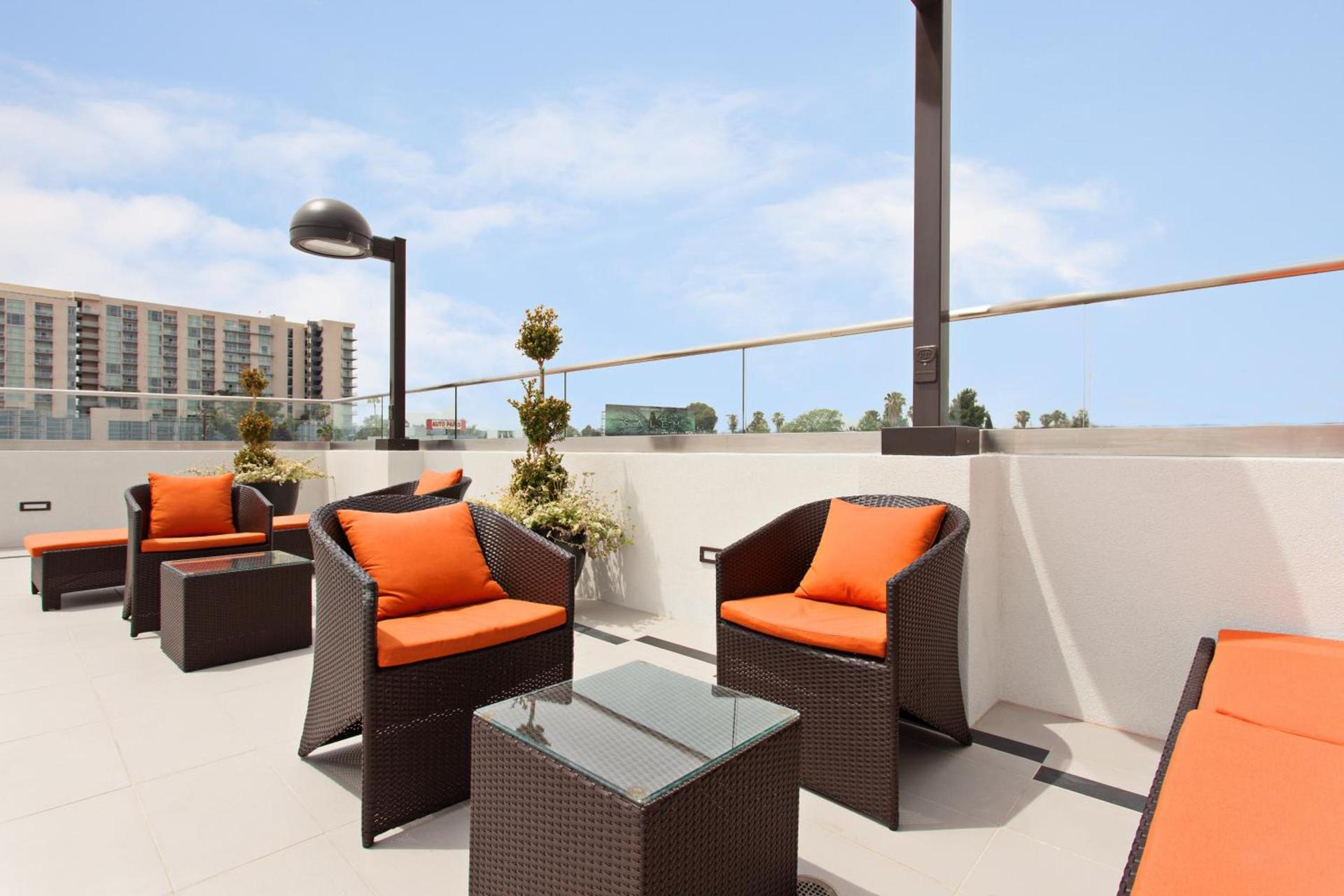 Hampton Inn by Hilton North Hollywood photo 34