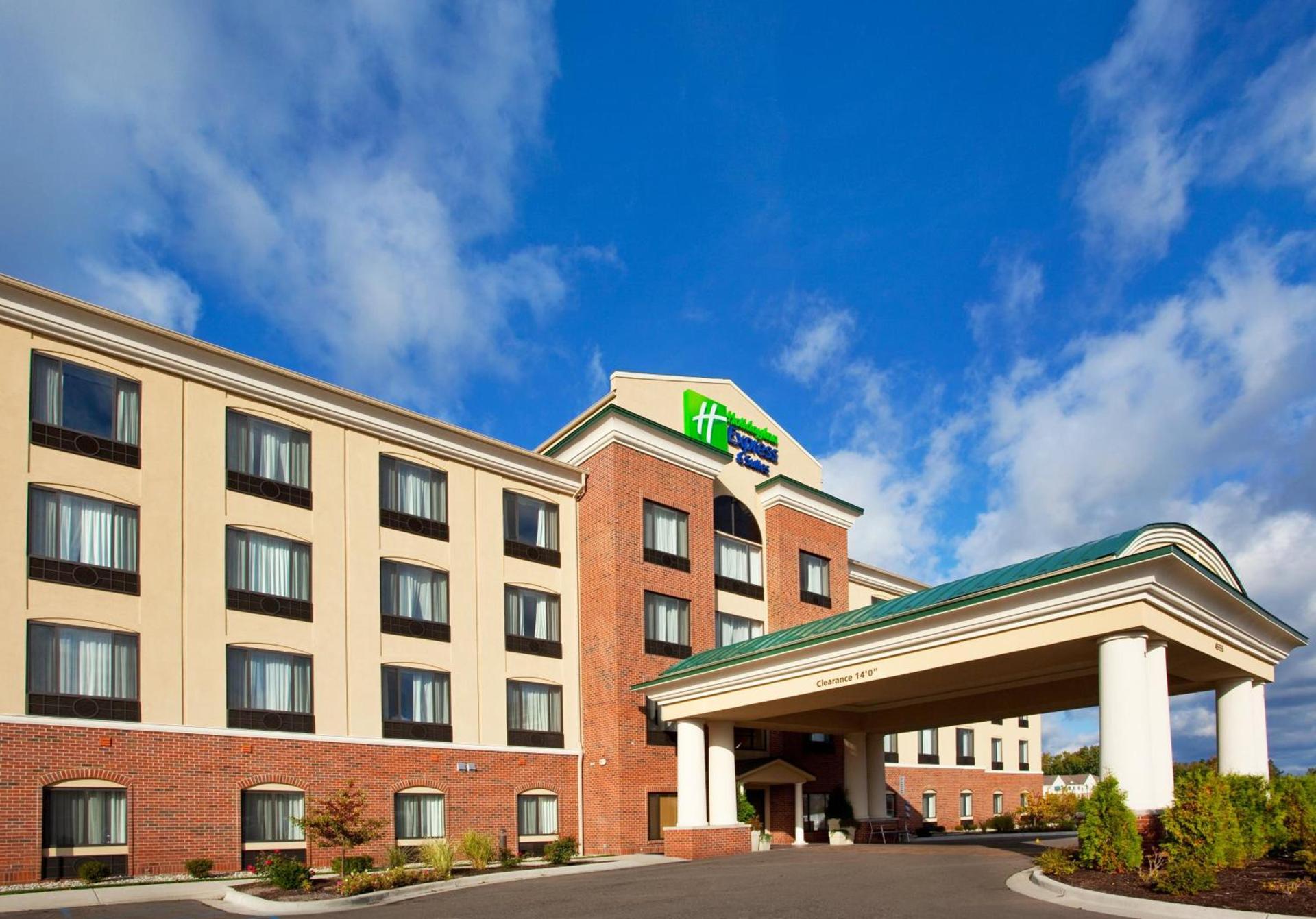 Holiday Inn Express Hotel & Suites Detroit-Utica by IHG — hotel in Utica