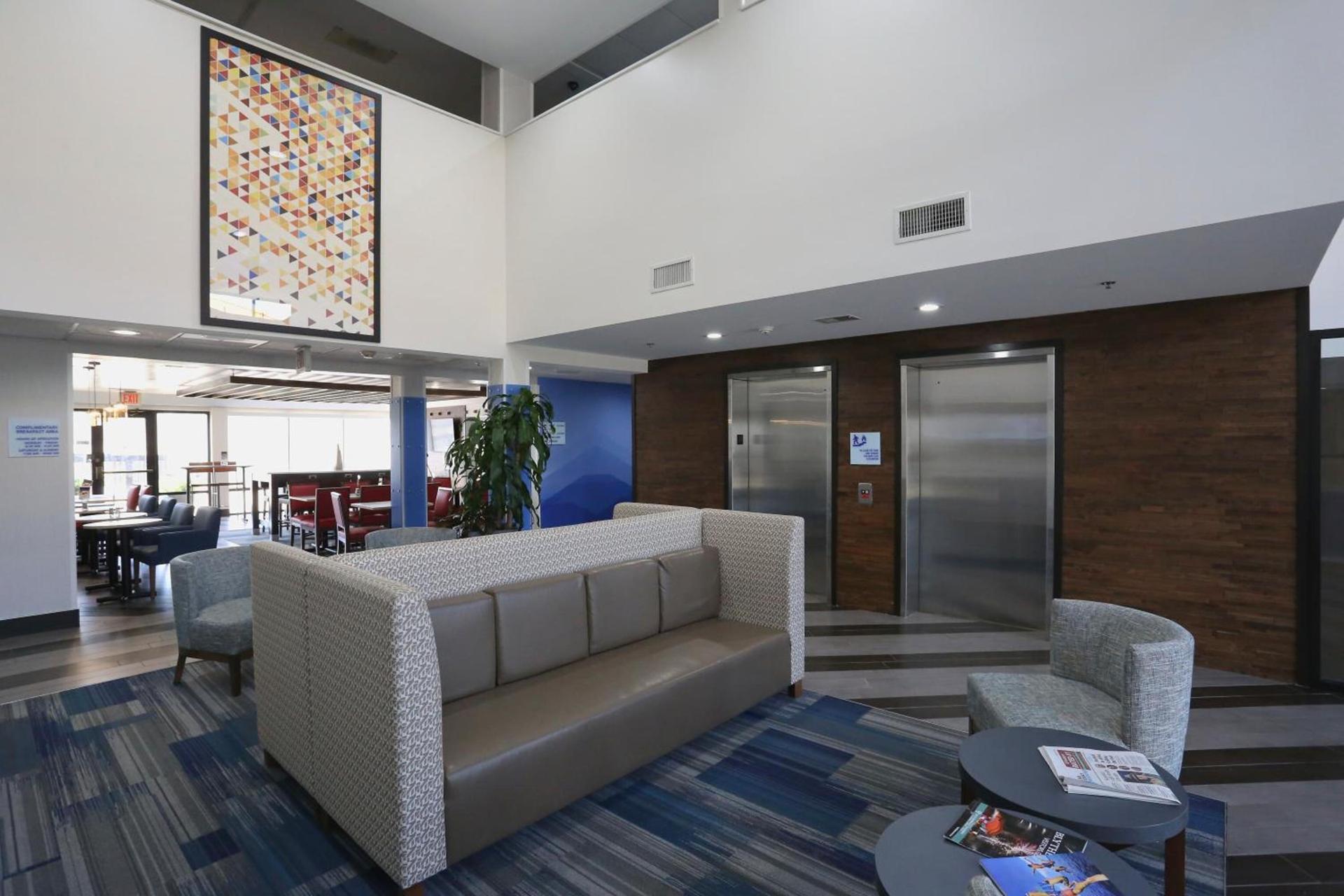 Holiday Inn Express Hotel & Suites Blythewood by IHG photo 7