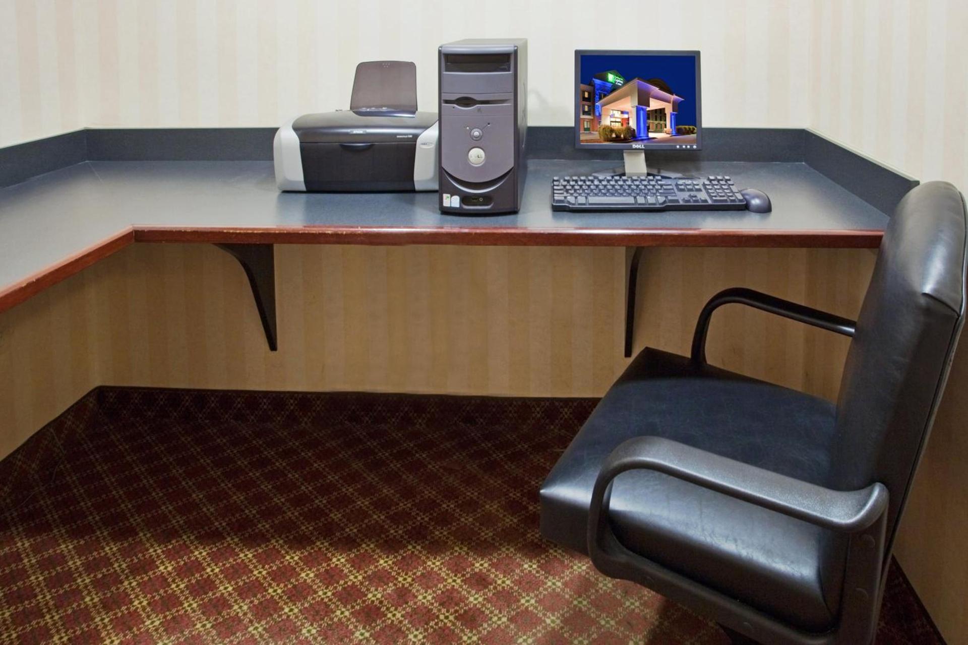 Holiday Inn Express Hotel & Suites Drums-Hazelton by IHG photo 5
