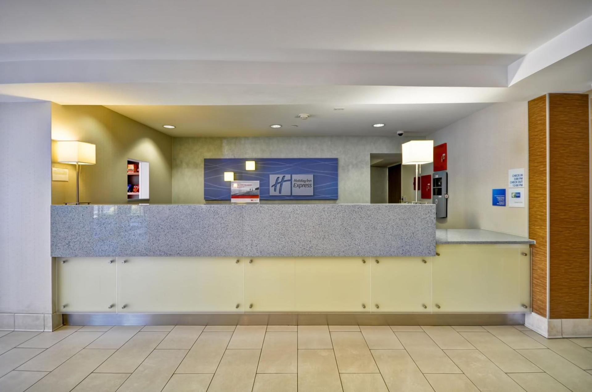 Holiday Inn Express Romulus / Detroit Airport by IHG photo 14