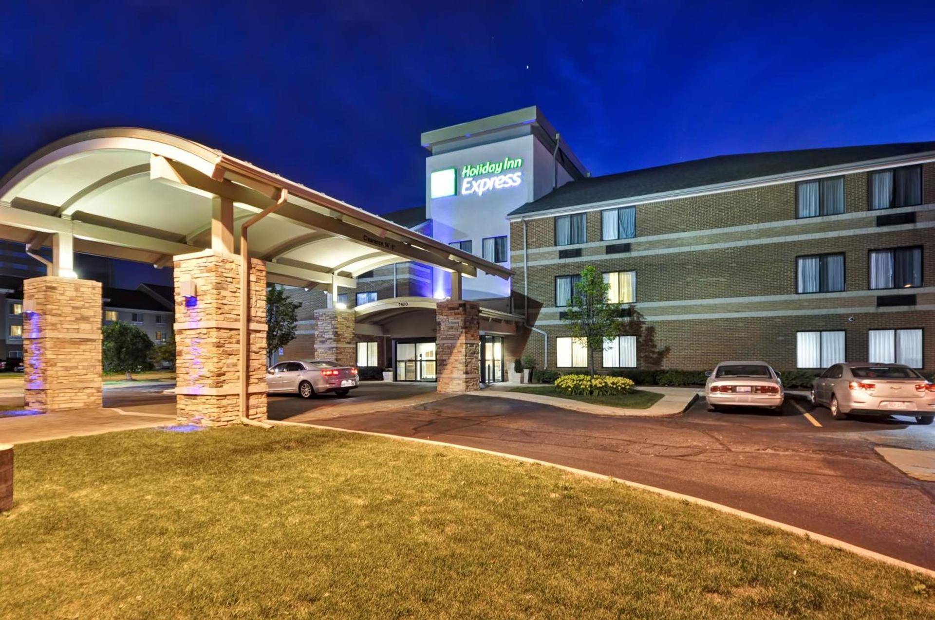 Holiday Inn Express Romulus / Detroit Airport by IHG photo 28