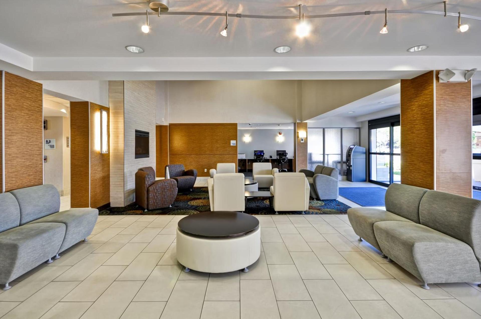 Holiday Inn Express Romulus / Detroit Airport by IHG photo 20