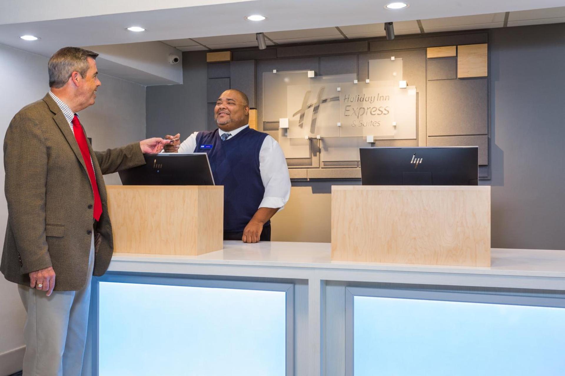 Holiday Inn Express & Suites Wilmington-University Center by IHG photo 10