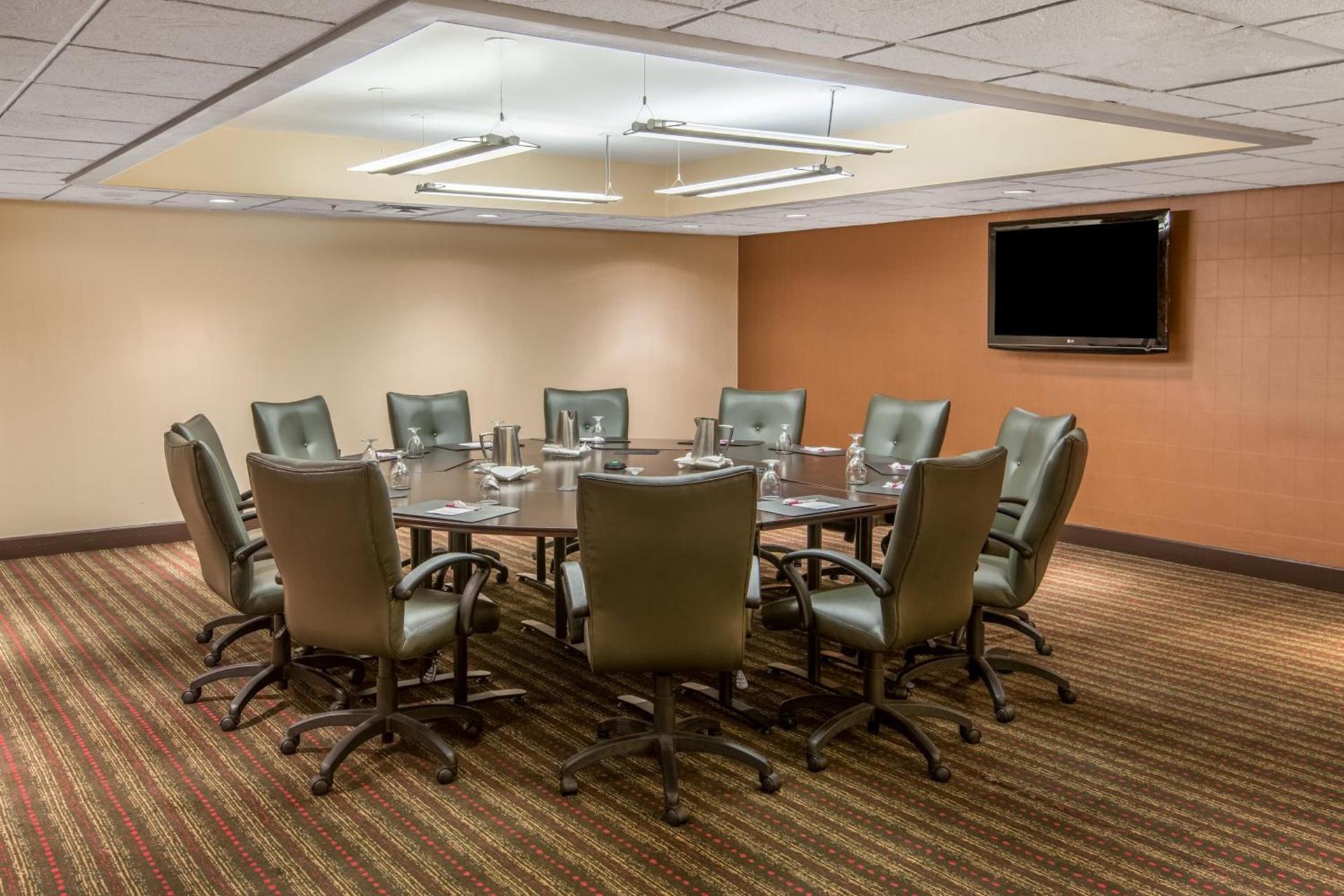 Crowne Plaza Indianapolis-Airport by IHG photo 51