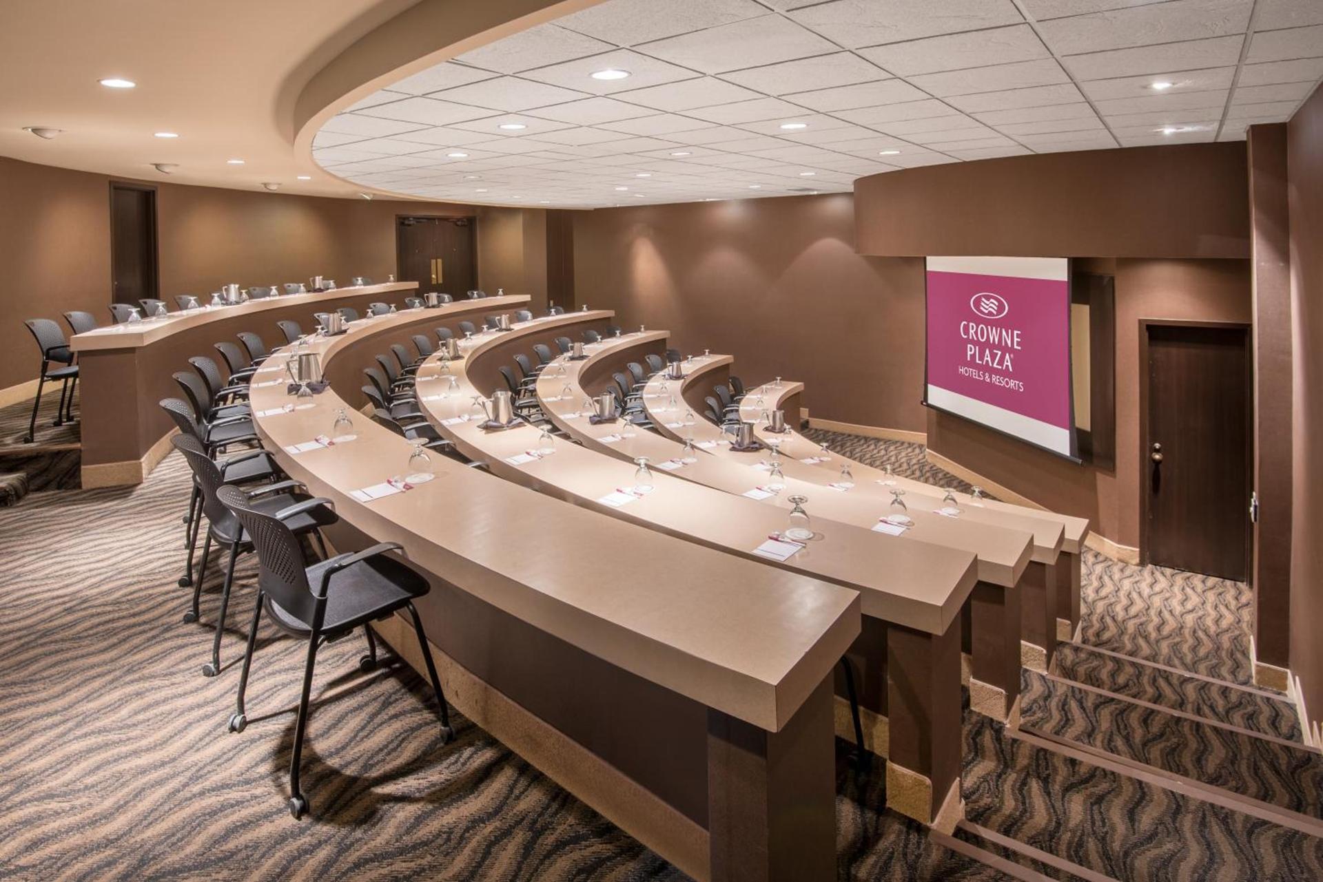 Crowne Plaza Indianapolis-Airport by IHG photo 45