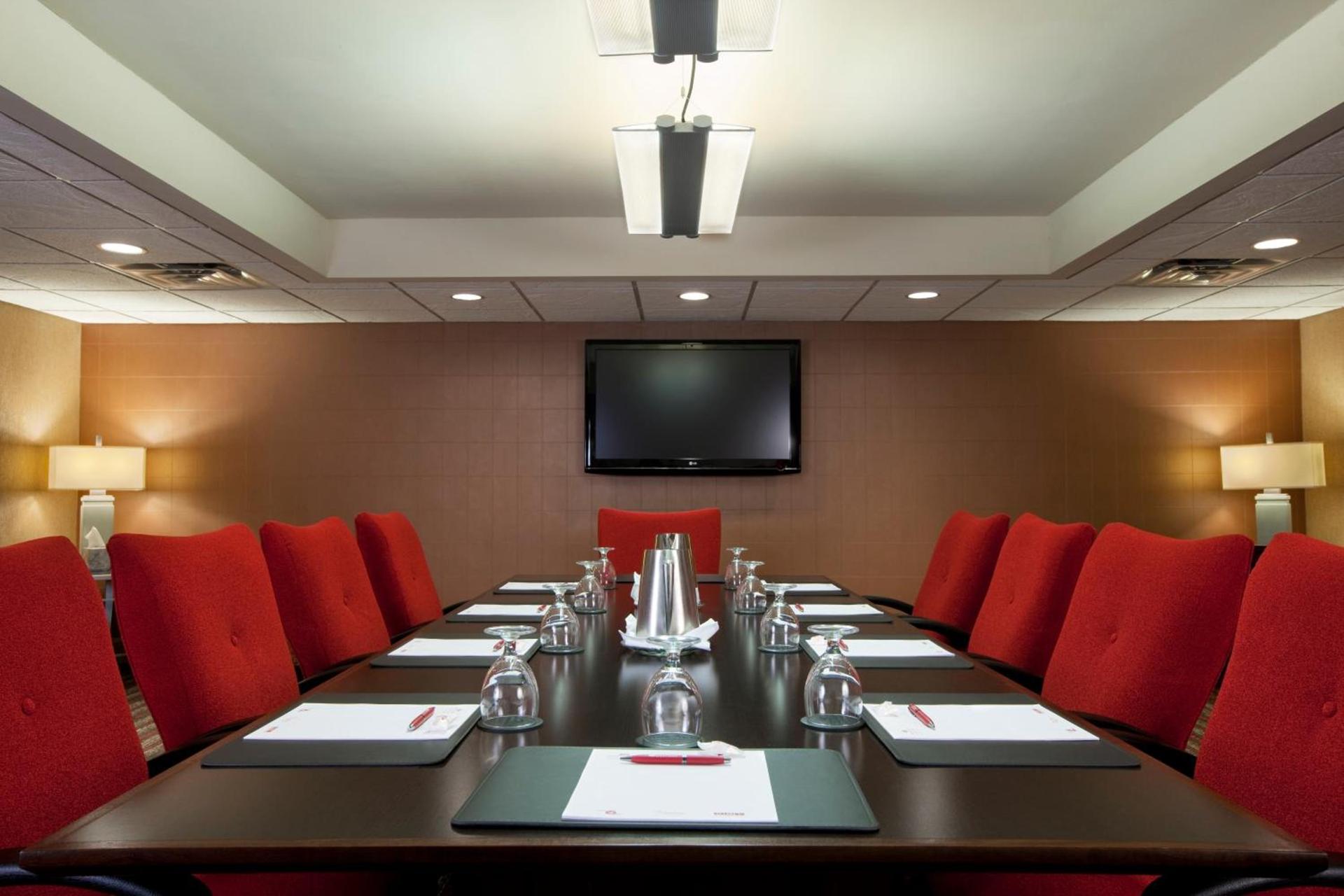Crowne Plaza Indianapolis-Airport by IHG photo 40