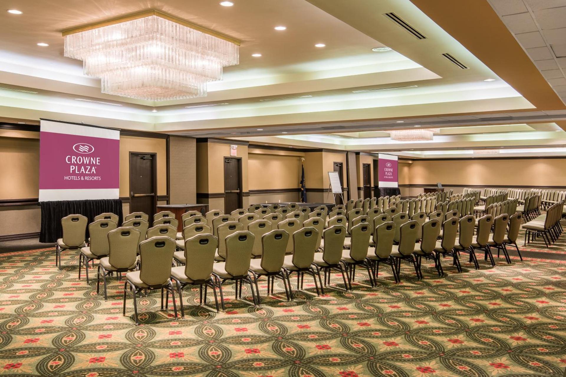 Crowne Plaza Indianapolis-Airport by IHG photo 48
