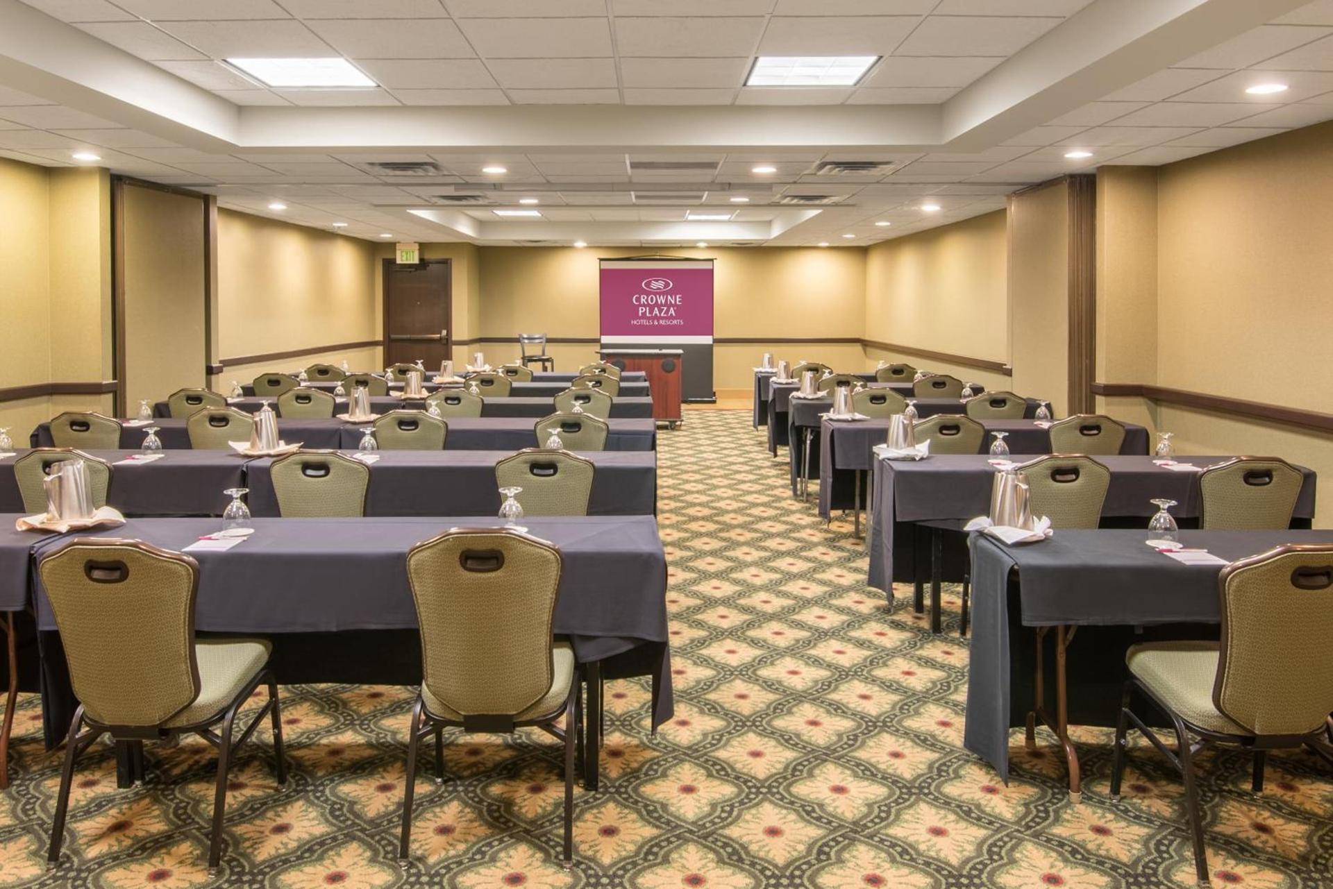 Crowne Plaza Indianapolis-Airport by IHG photo 44