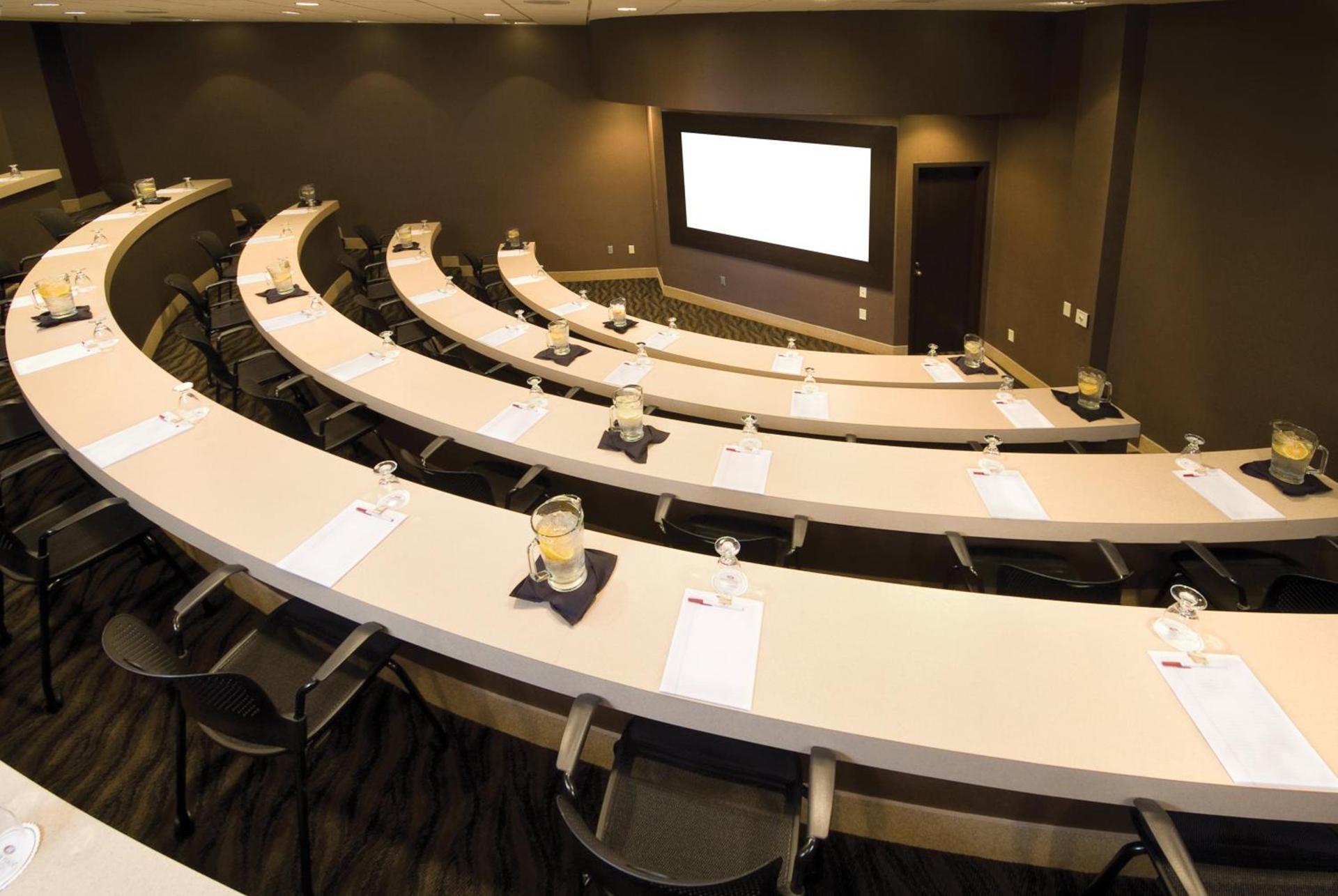 Crowne Plaza Indianapolis-Airport by IHG photo 39