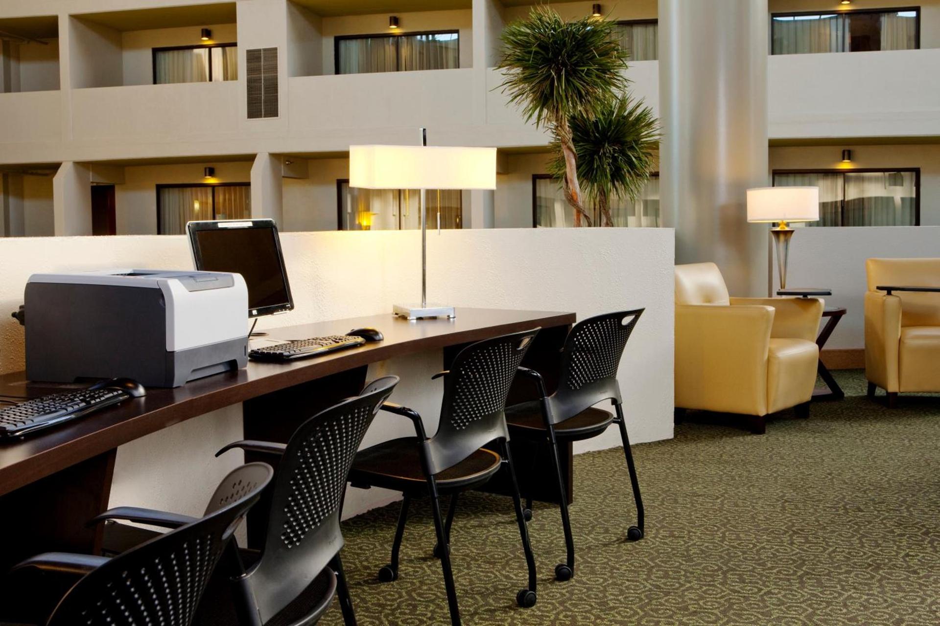 Crowne Plaza Indianapolis-Airport by IHG photo 23