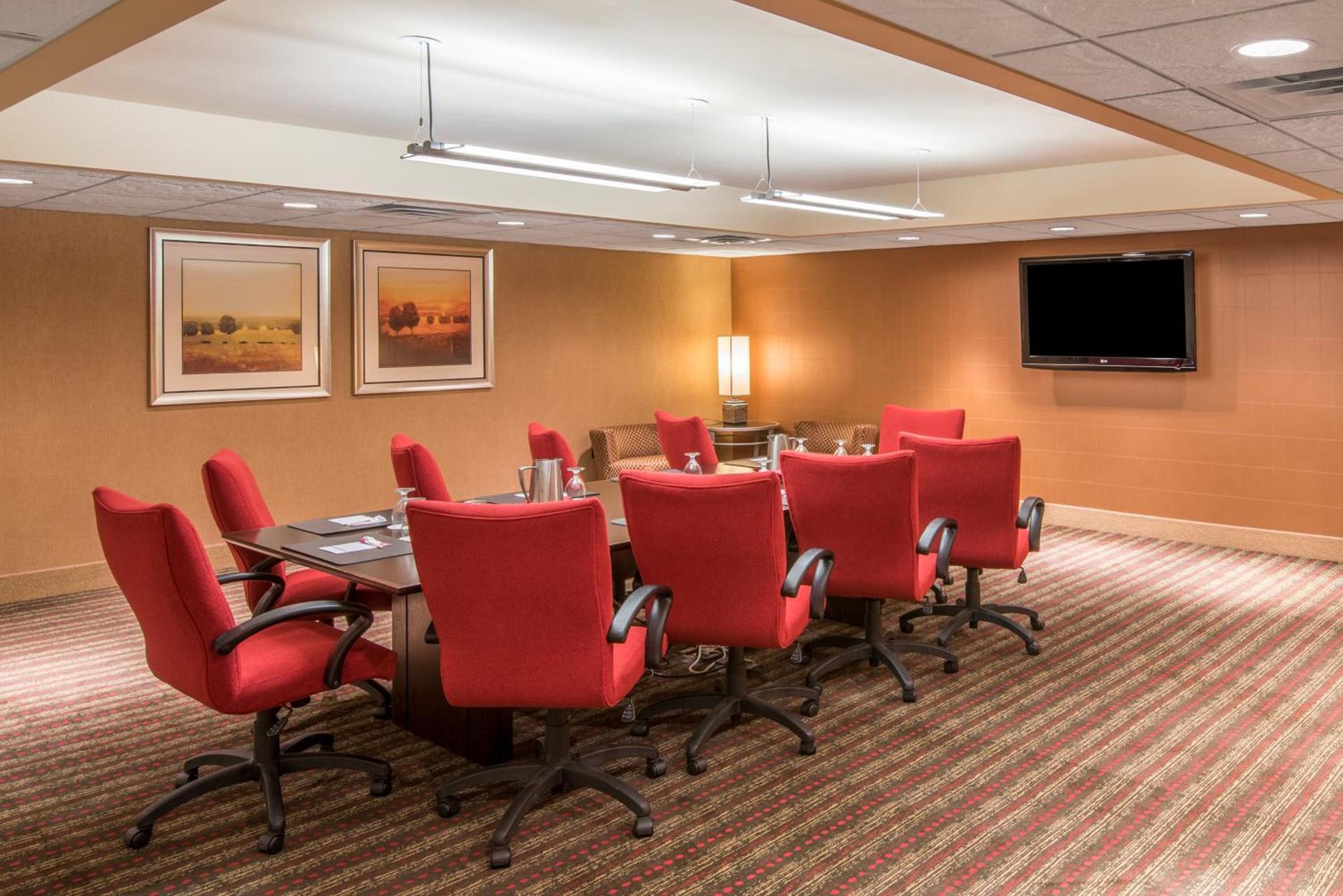 Crowne Plaza Indianapolis-Airport by IHG photo 46