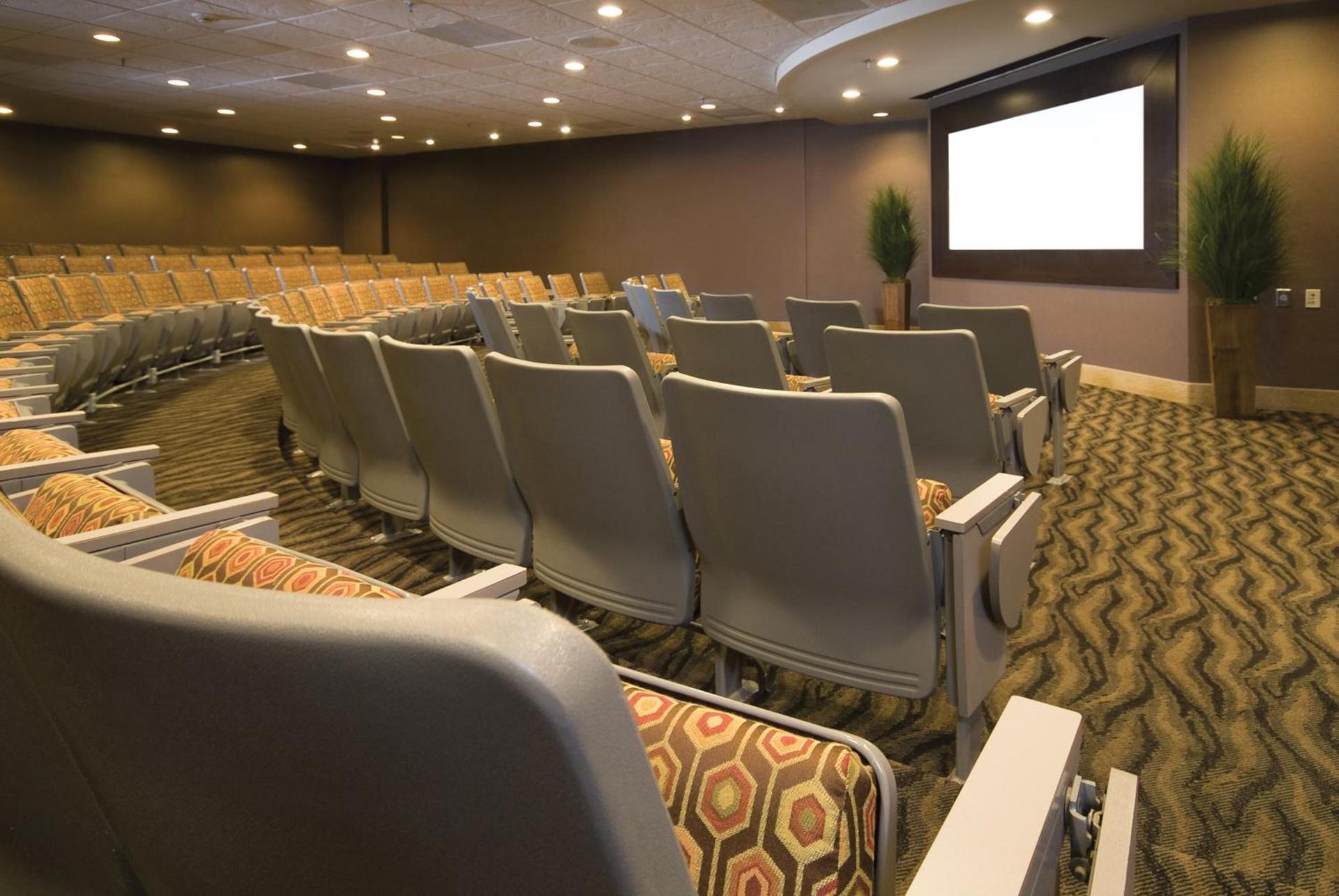 Crowne Plaza Indianapolis-Airport by IHG photo 38