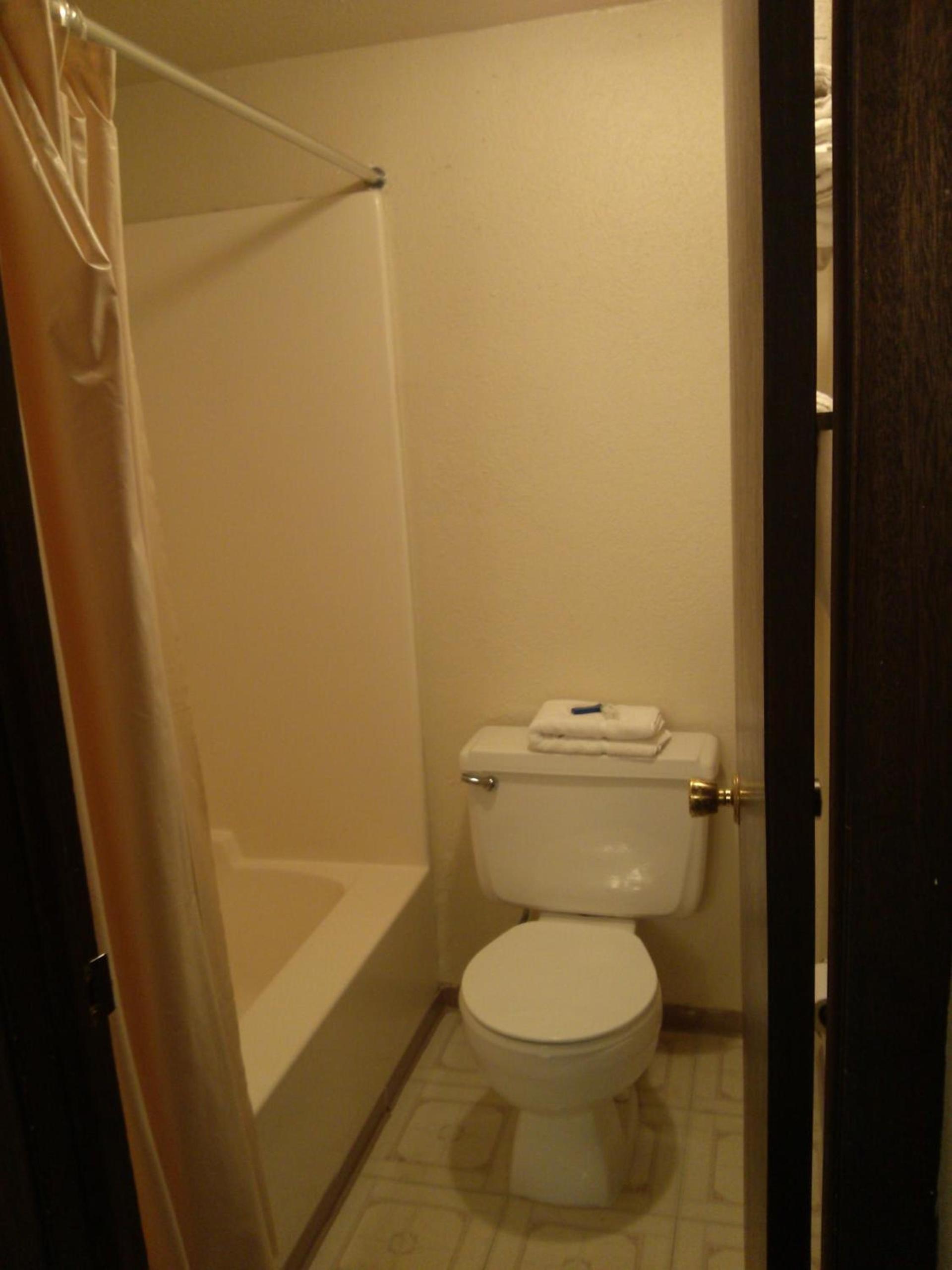 High Chaparral Inn photo 18