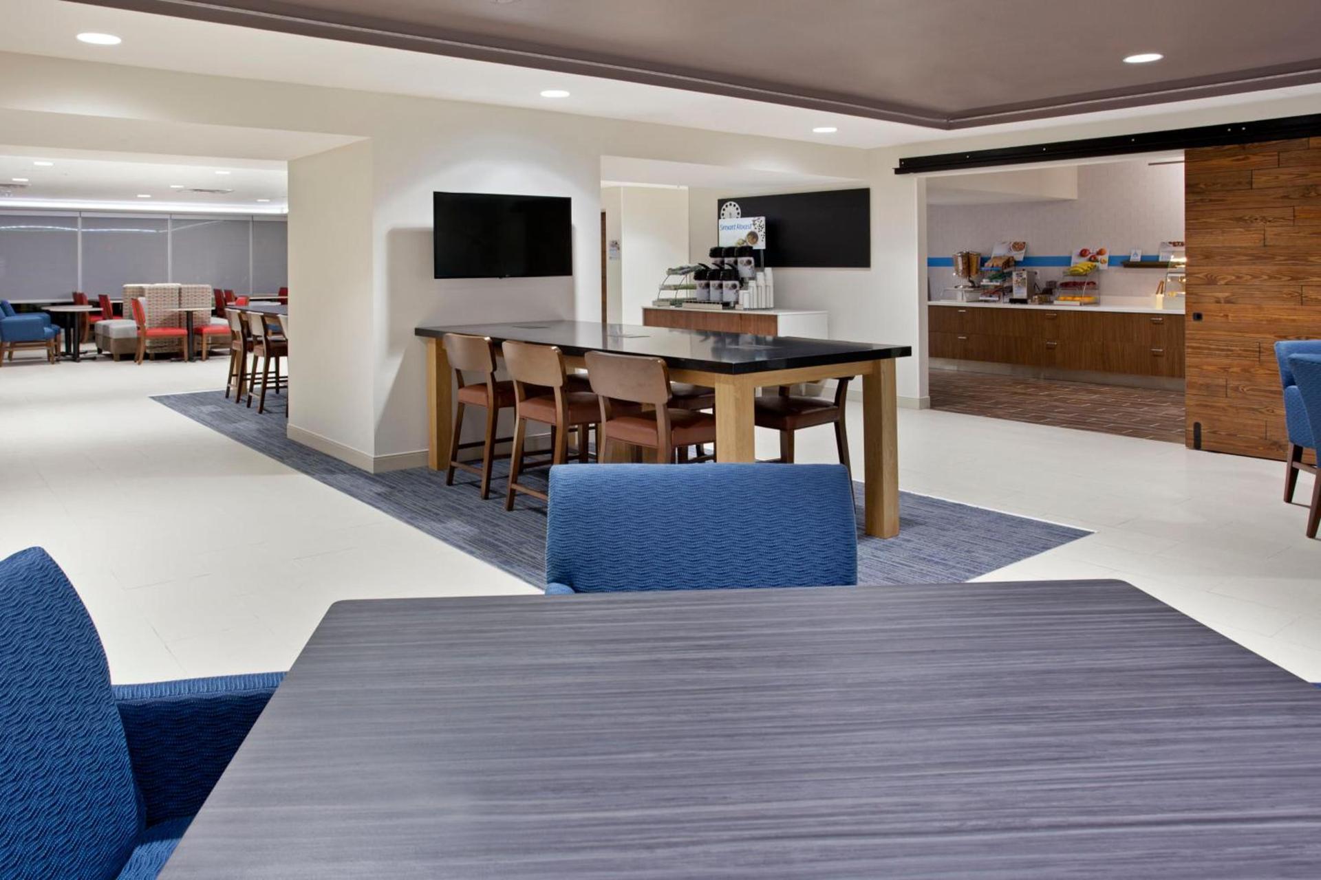 Holiday Inn Express Hotel & Suites Austin Downtown - University by IHG photo 23