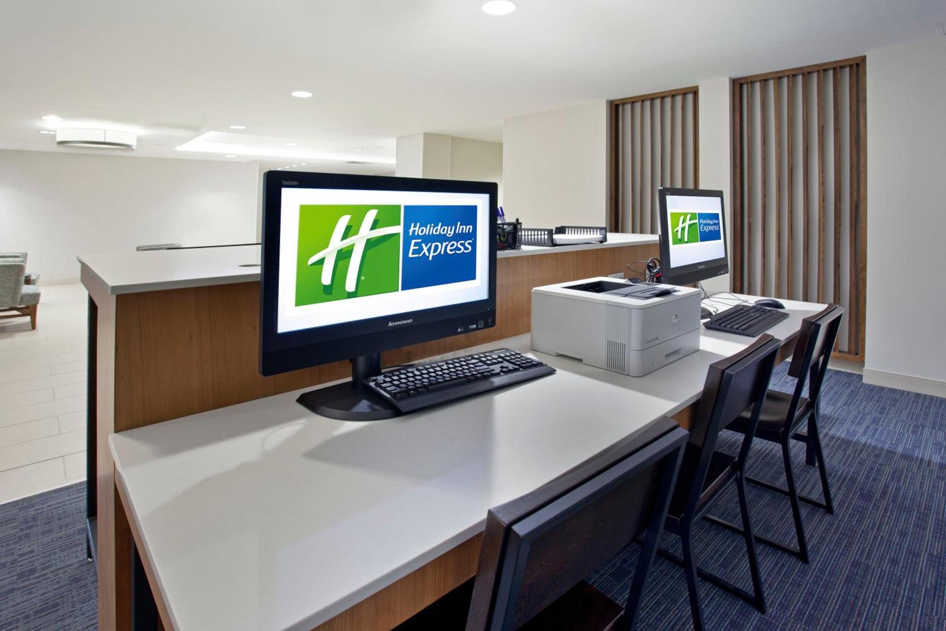 Holiday Inn Express Hotel & Suites Austin Downtown - University by IHG photo 11