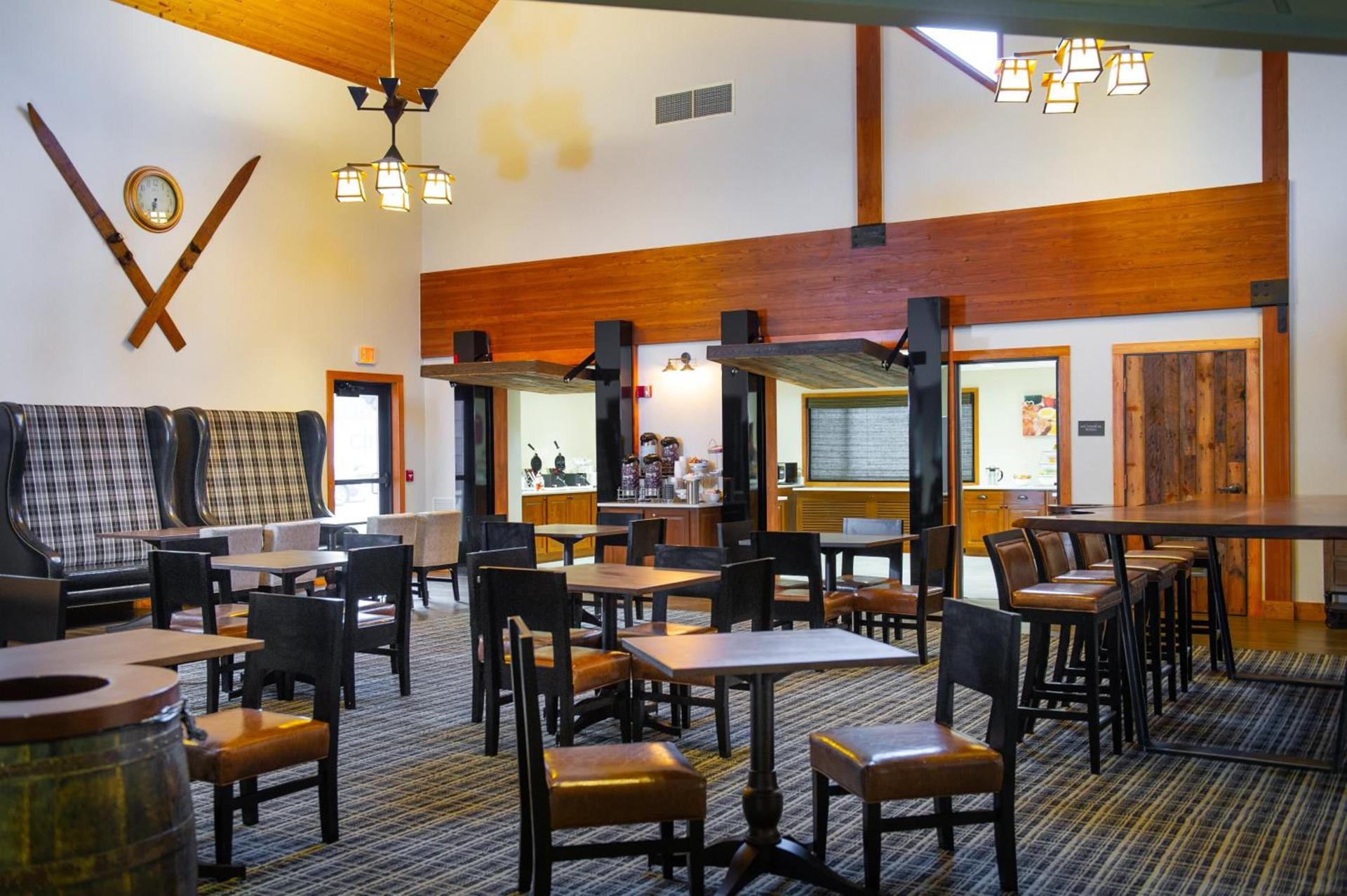 Holiday Inn Express & Suites Hayward by IHG photo 24