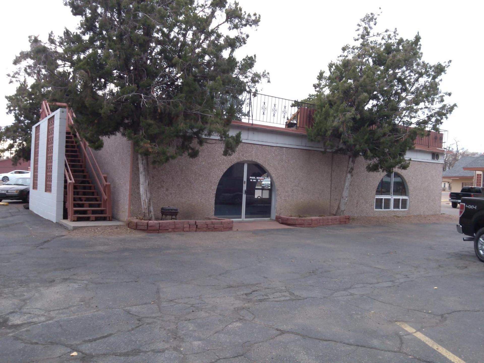 High Chaparral Inn photo 3