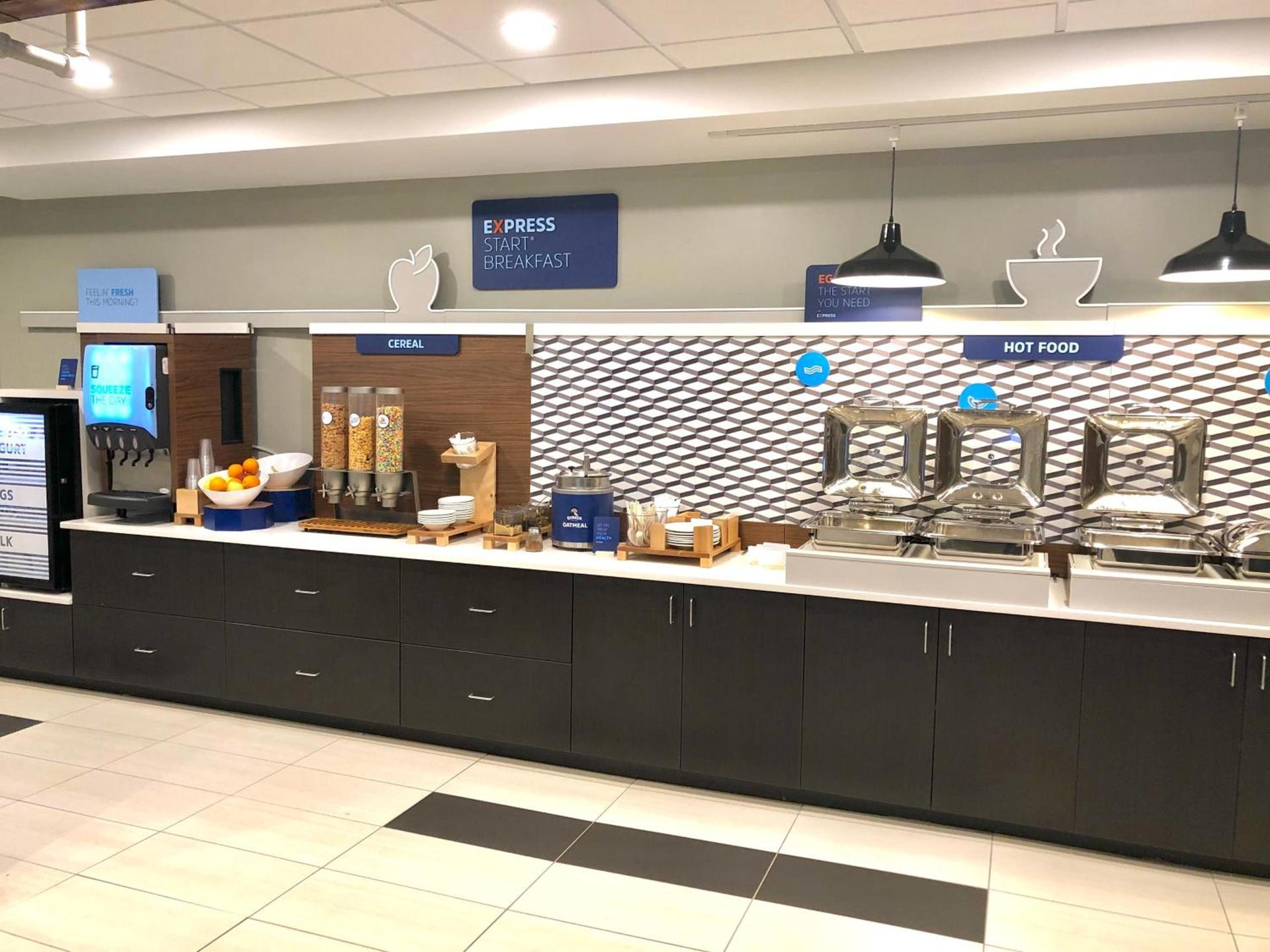 Holiday Inn Express Richmond - Midtown by IHG photo 28
